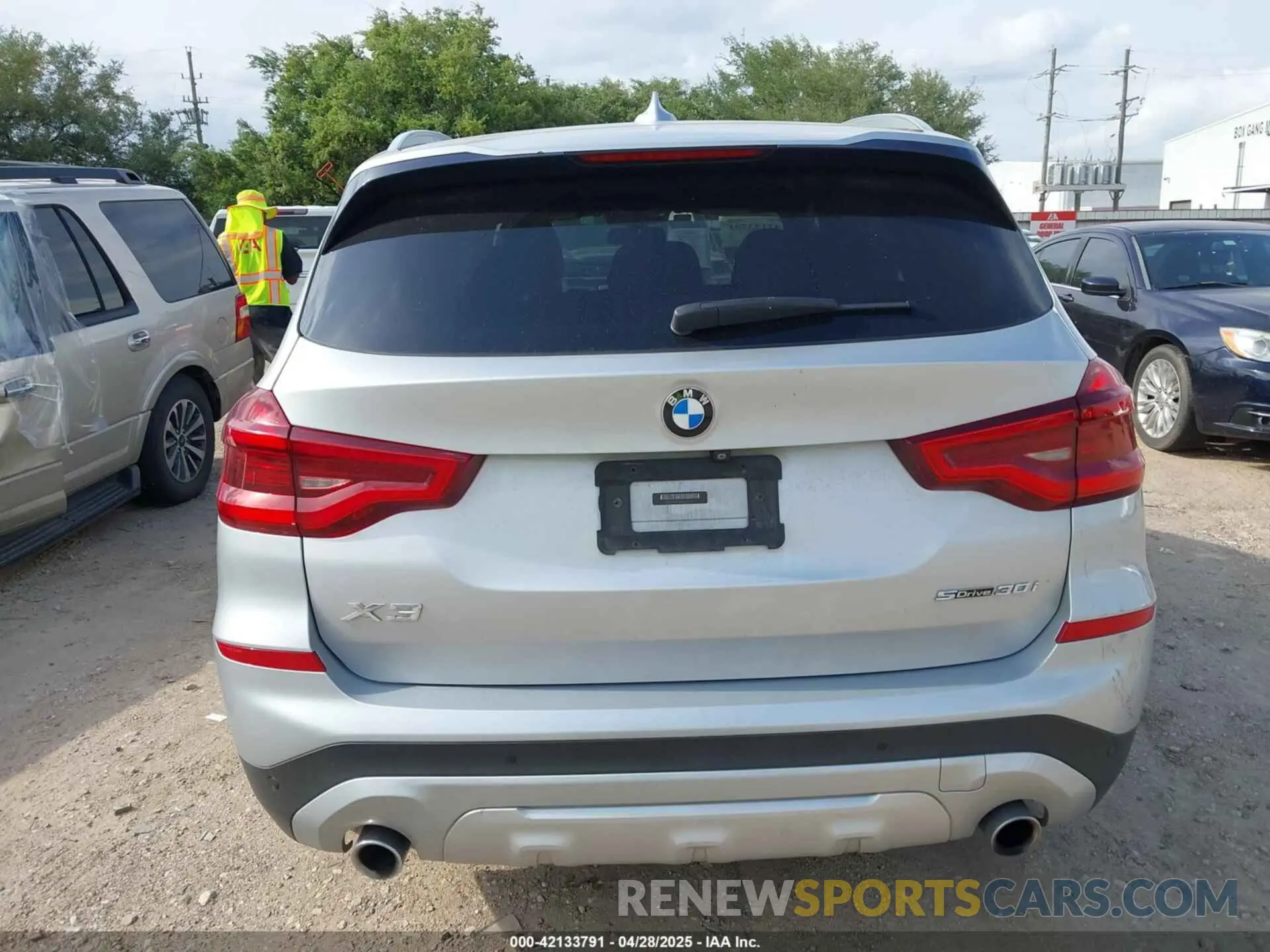 16 Фотография поврежденного автомобиля 5UXTR7C54KLR52907 BMW X3 2019
