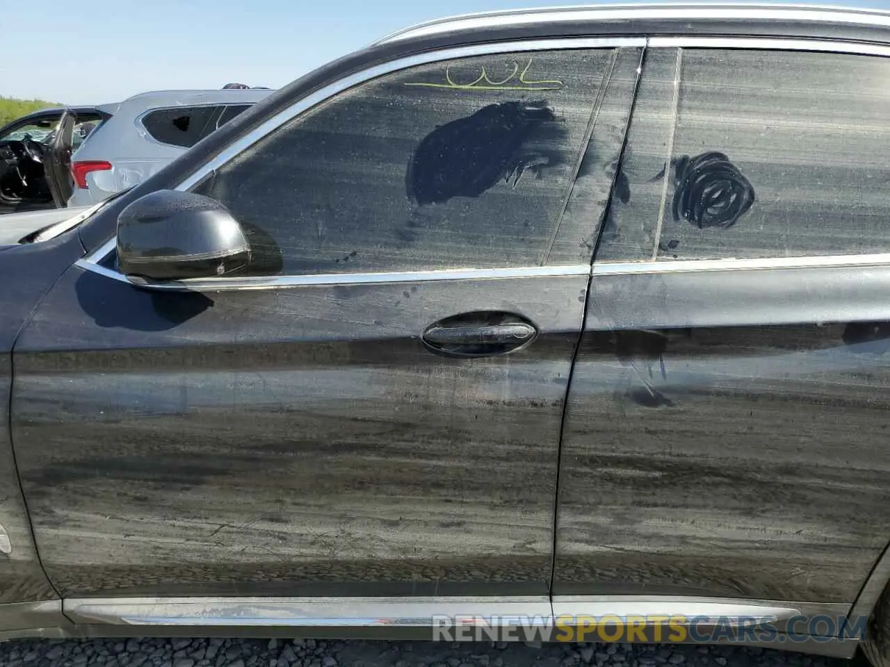 13 Photograph of a damaged car 5UXTR7C55KLR50132 BMW X3 2019