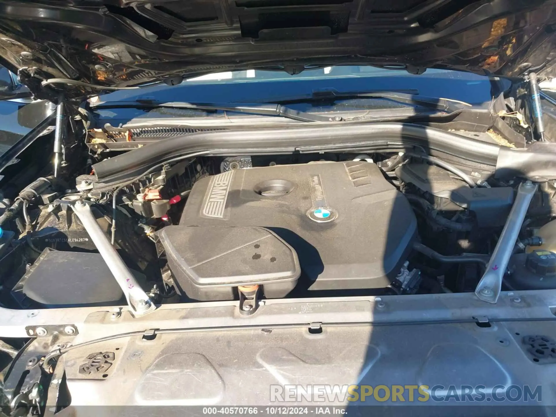 10 Photograph of a damaged car 5UXTR7C56KLE94287 BMW X3 2019