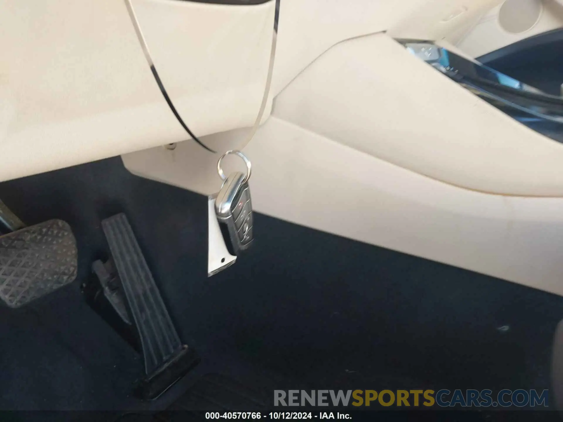 11 Photograph of a damaged car 5UXTR7C56KLE94287 BMW X3 2019