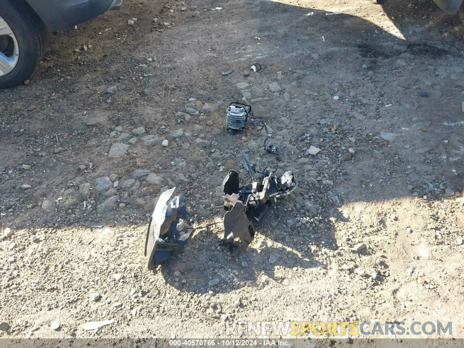 12 Photograph of a damaged car 5UXTR7C56KLE94287 BMW X3 2019