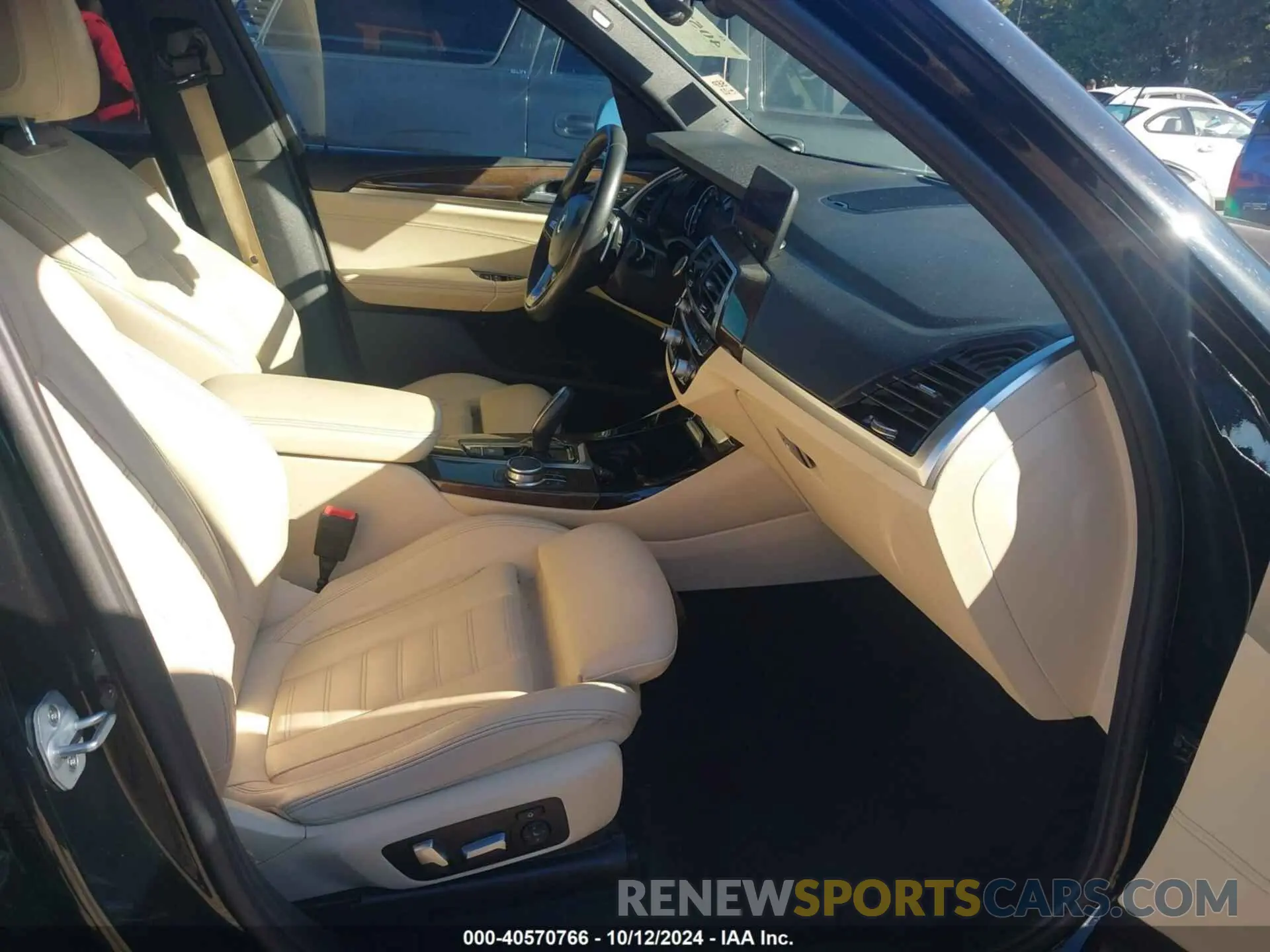 5 Photograph of a damaged car 5UXTR7C56KLE94287 BMW X3 2019