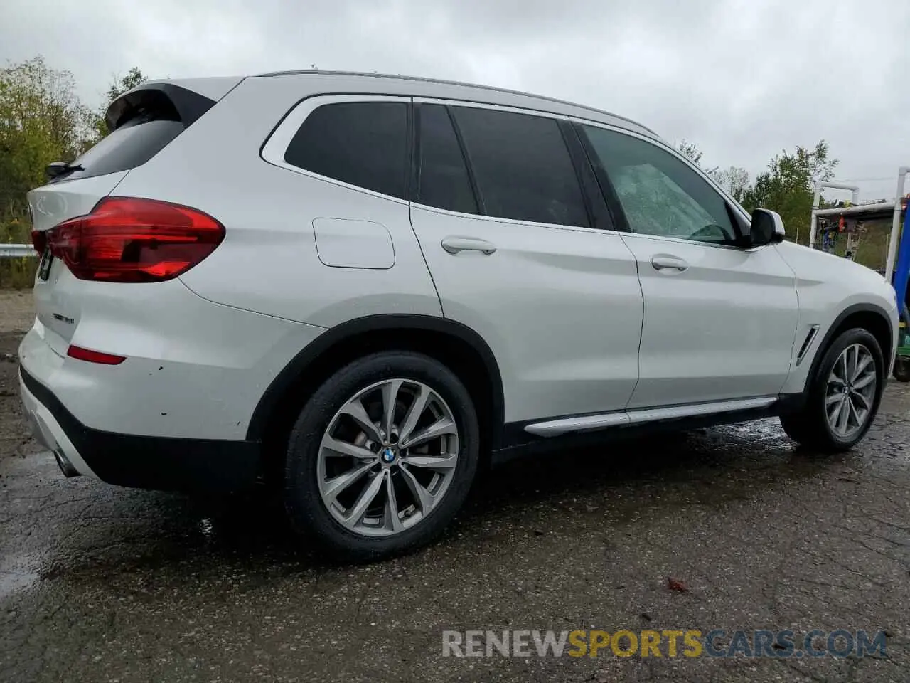 3 Photograph of a damaged car 5UXTR7C56KLE98503 BMW X3 2019