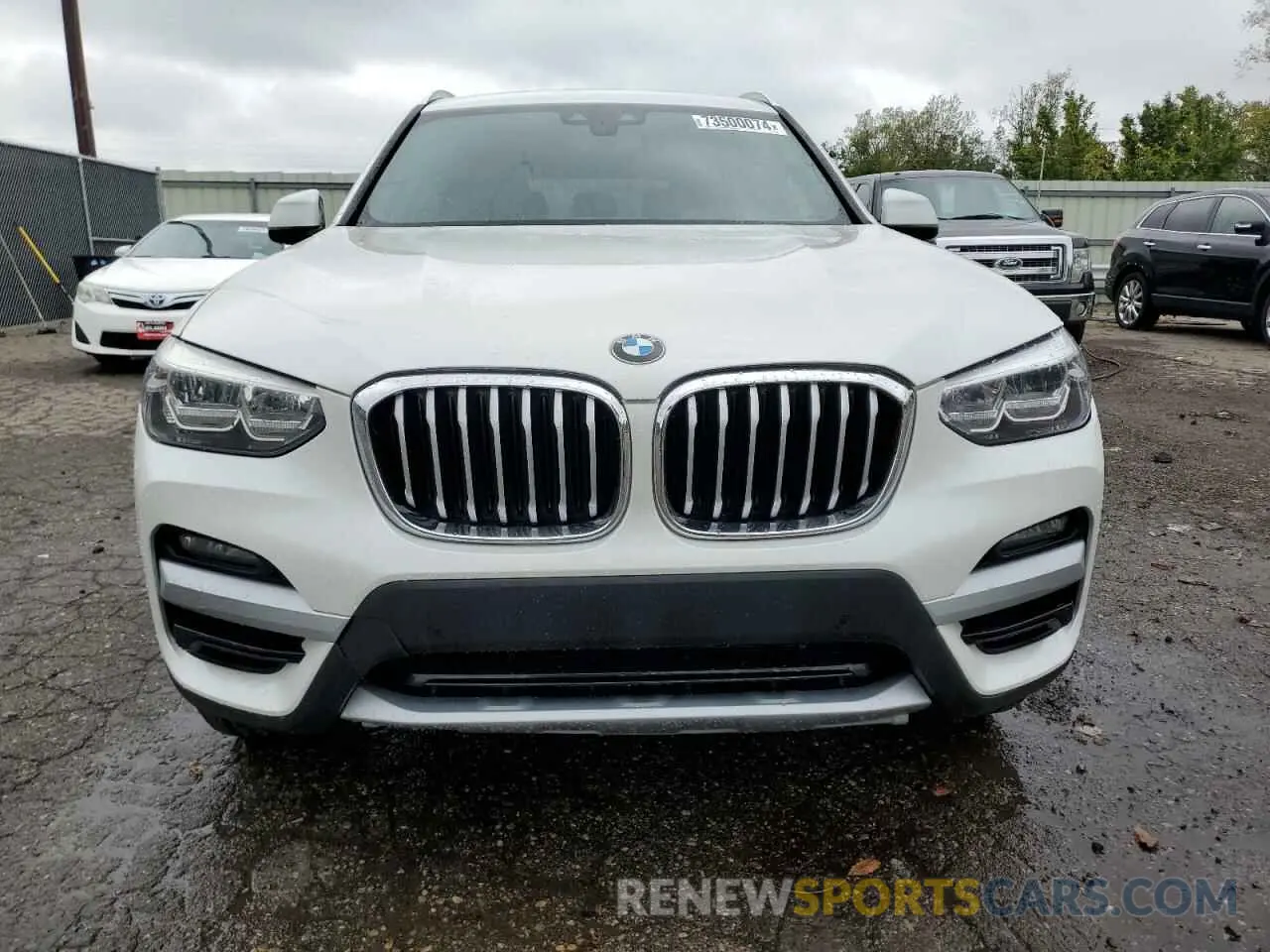 5 Photograph of a damaged car 5UXTR7C56KLE98503 BMW X3 2019