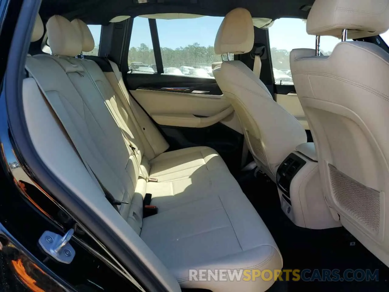 11 Photograph of a damaged car 5UXTR7C56KLF28387 BMW X3 2019