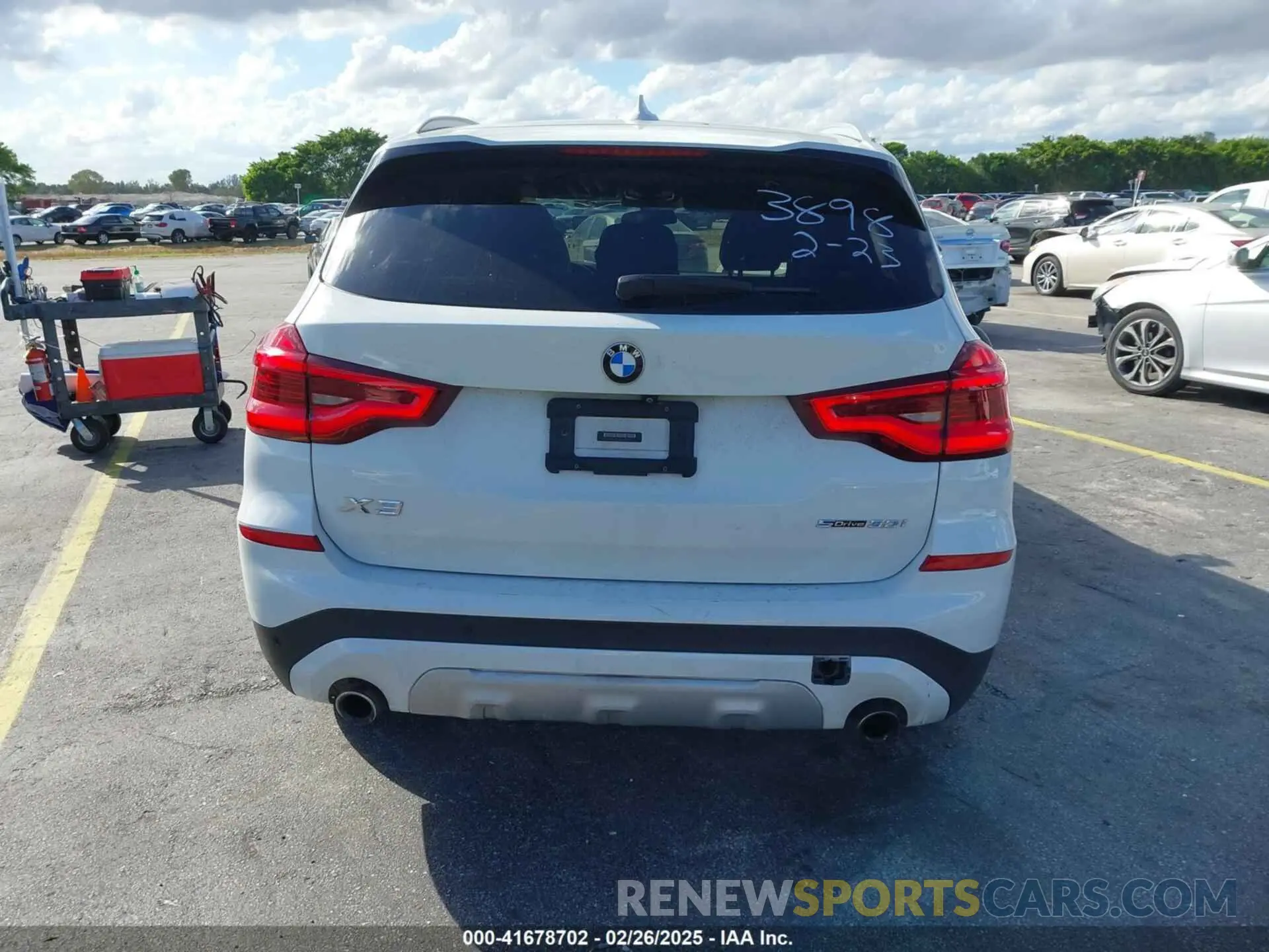 16 Photograph of a damaged car 5UXTR7C56KLR43898 BMW X3 2019