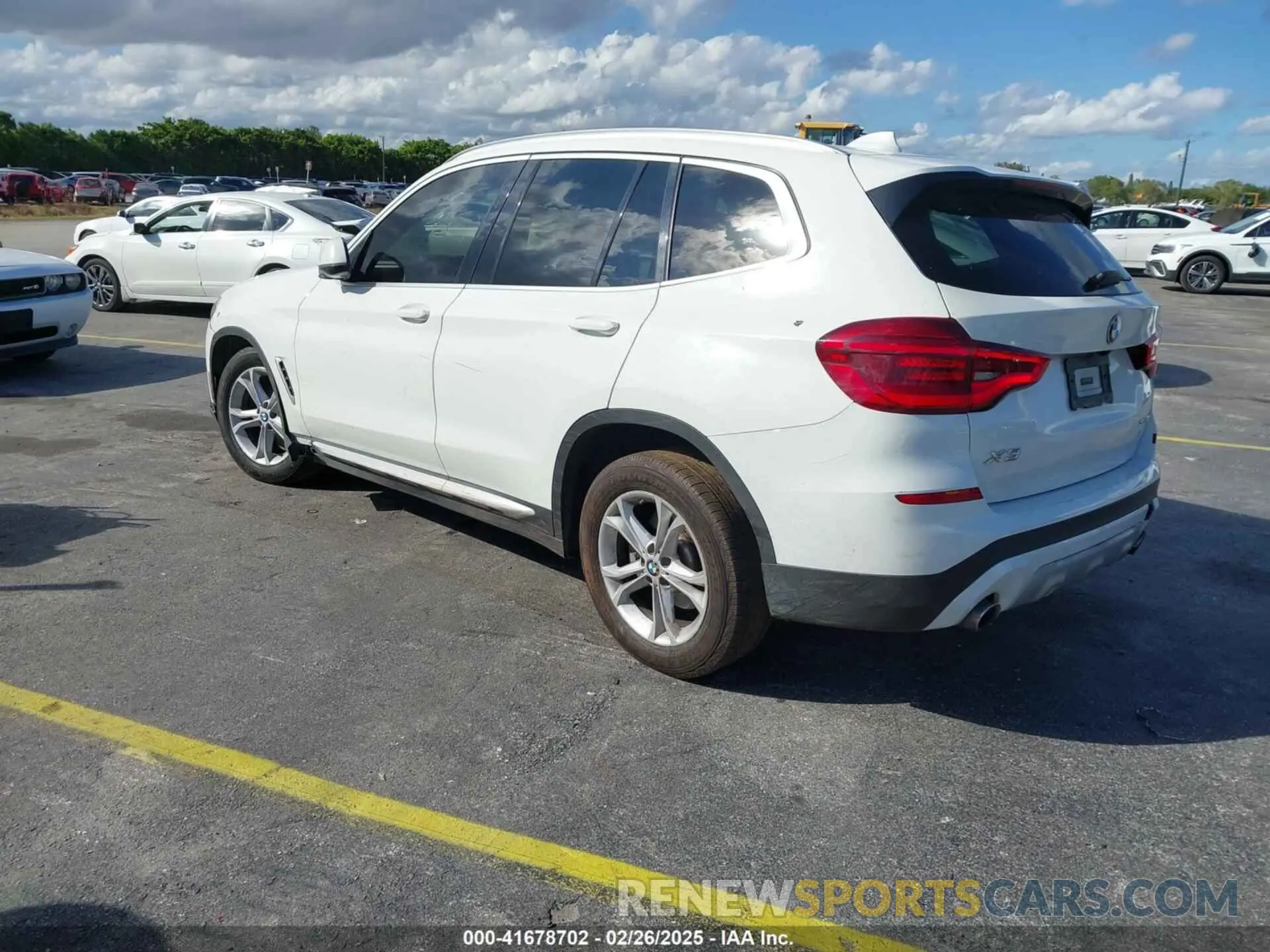 3 Photograph of a damaged car 5UXTR7C56KLR43898 BMW X3 2019