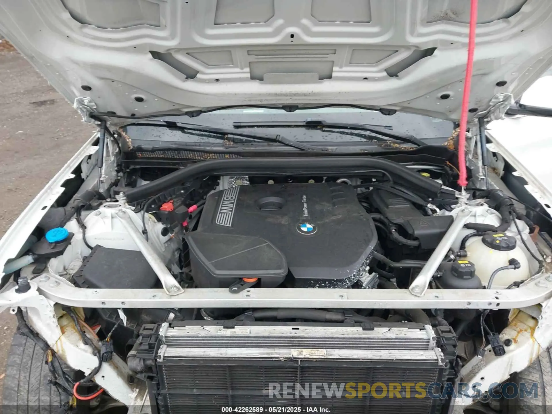 10 Photograph of a damaged car 5UXTR7C56KLR47112 BMW X3 2019