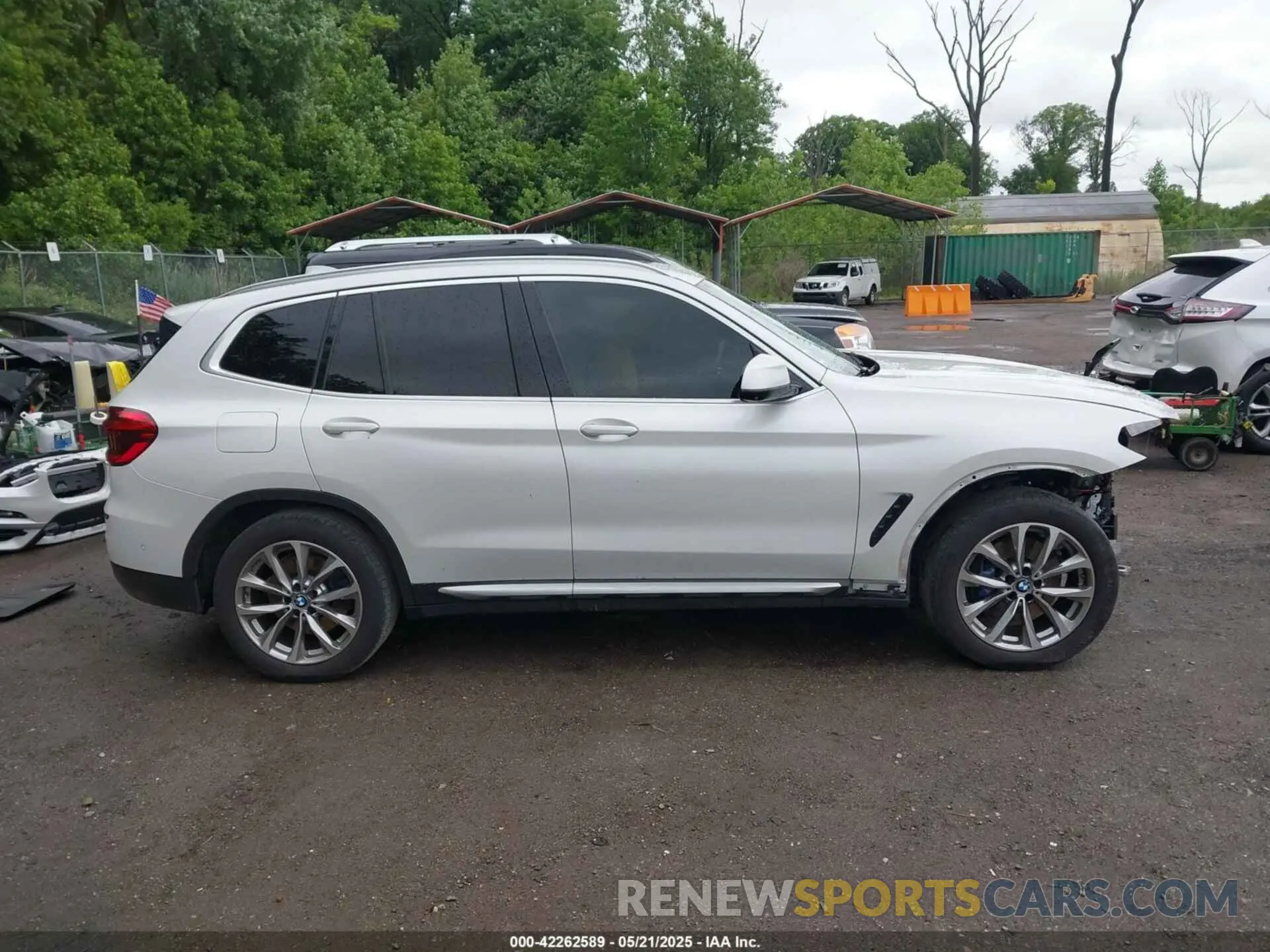 14 Photograph of a damaged car 5UXTR7C56KLR47112 BMW X3 2019