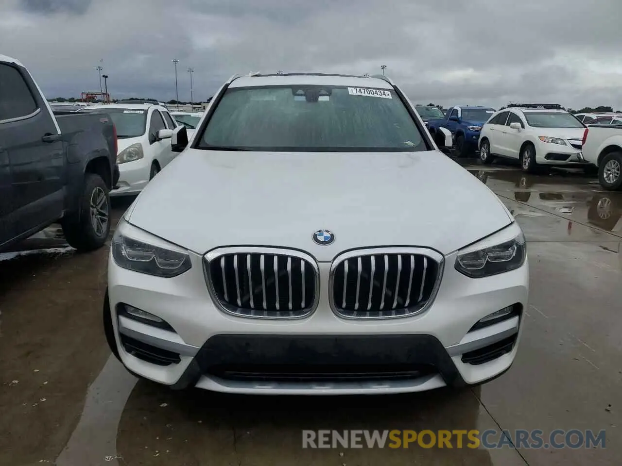 5 Photograph of a damaged car 5UXTR7C57KLE97800 BMW X3 2019