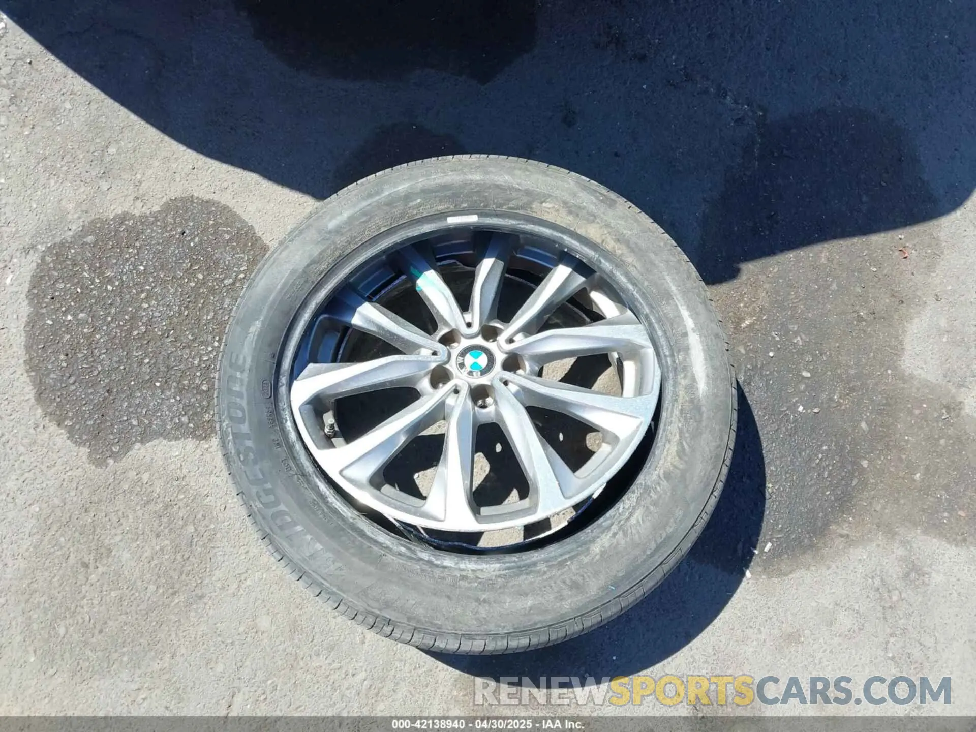 12 Photograph of a damaged car 5UXTR7C57KLF26499 BMW X3 2019