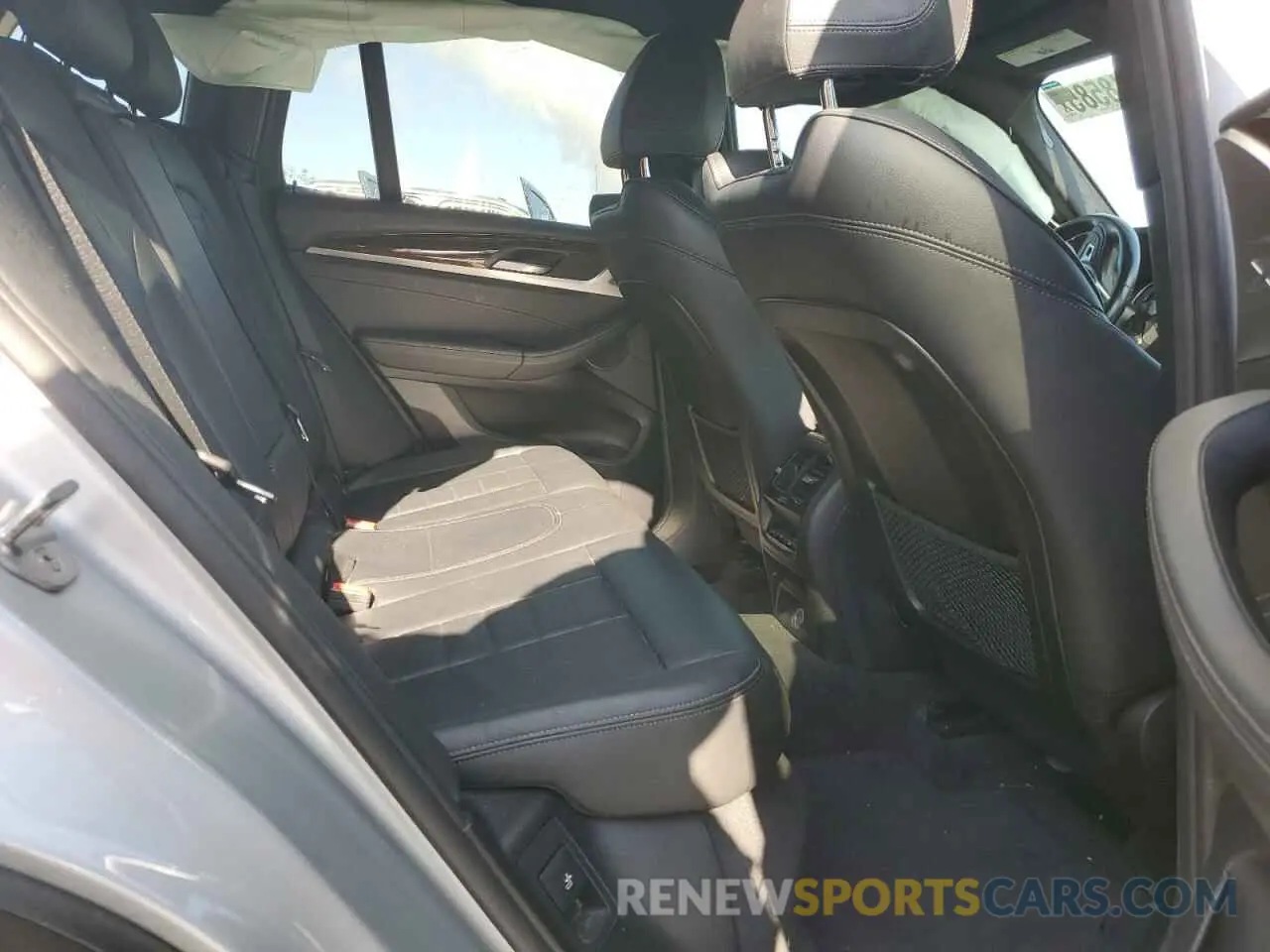 11 Photograph of a damaged car 5UXTR7C58KLF25216 BMW X3 2019