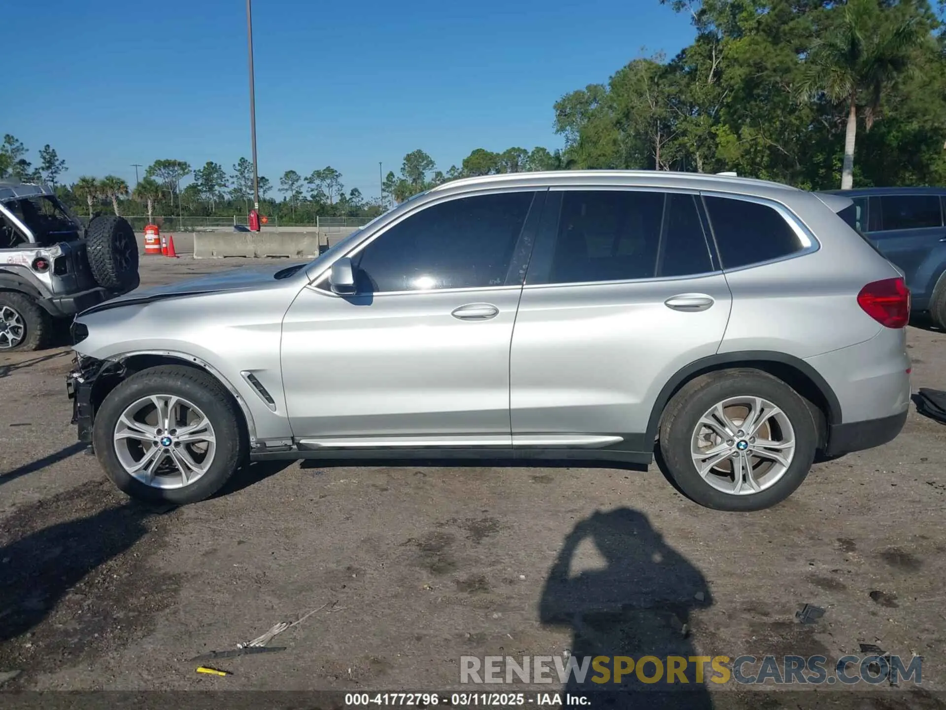 14 Photograph of a damaged car 5UXTR7C58KLF26673 BMW X3 2019