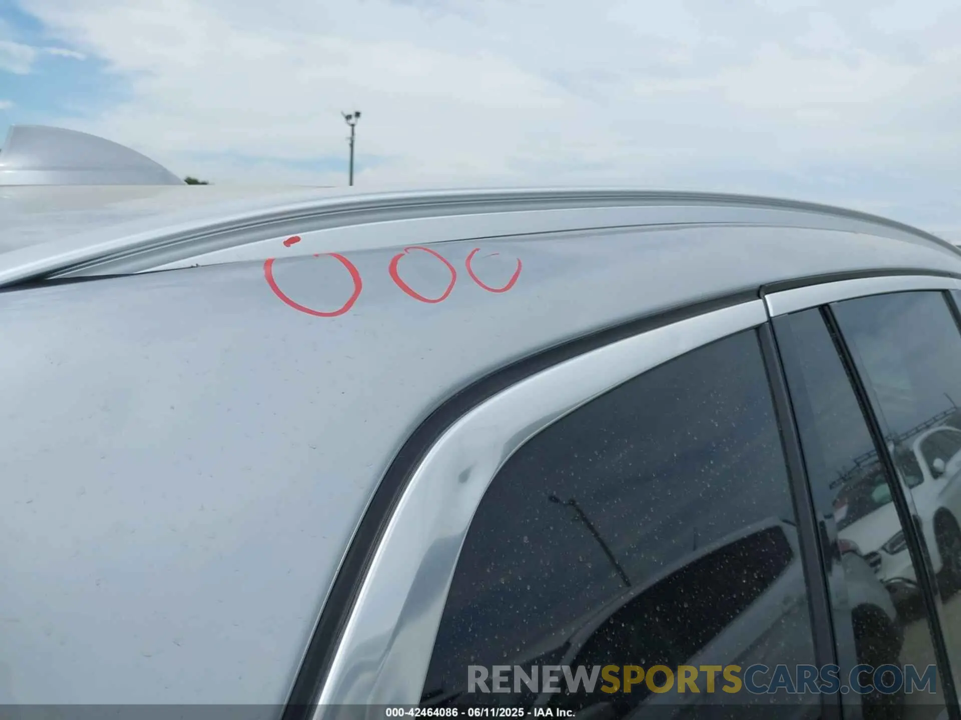 18 Photograph of a damaged car 5UXTR7C58KLF30870 BMW X3 2019