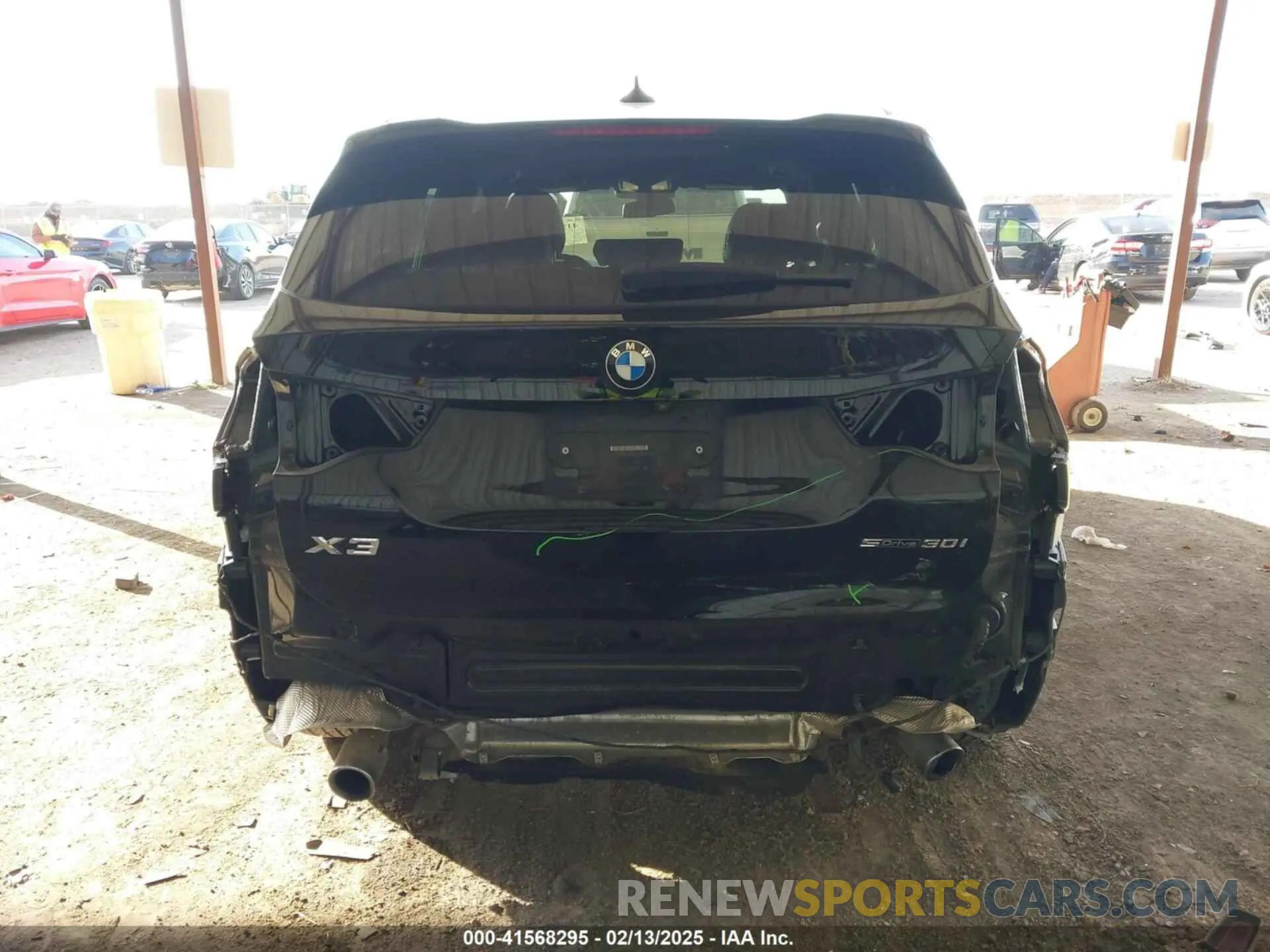 17 Photograph of a damaged car 5UXTR7C58KLF32117 BMW X3 2019