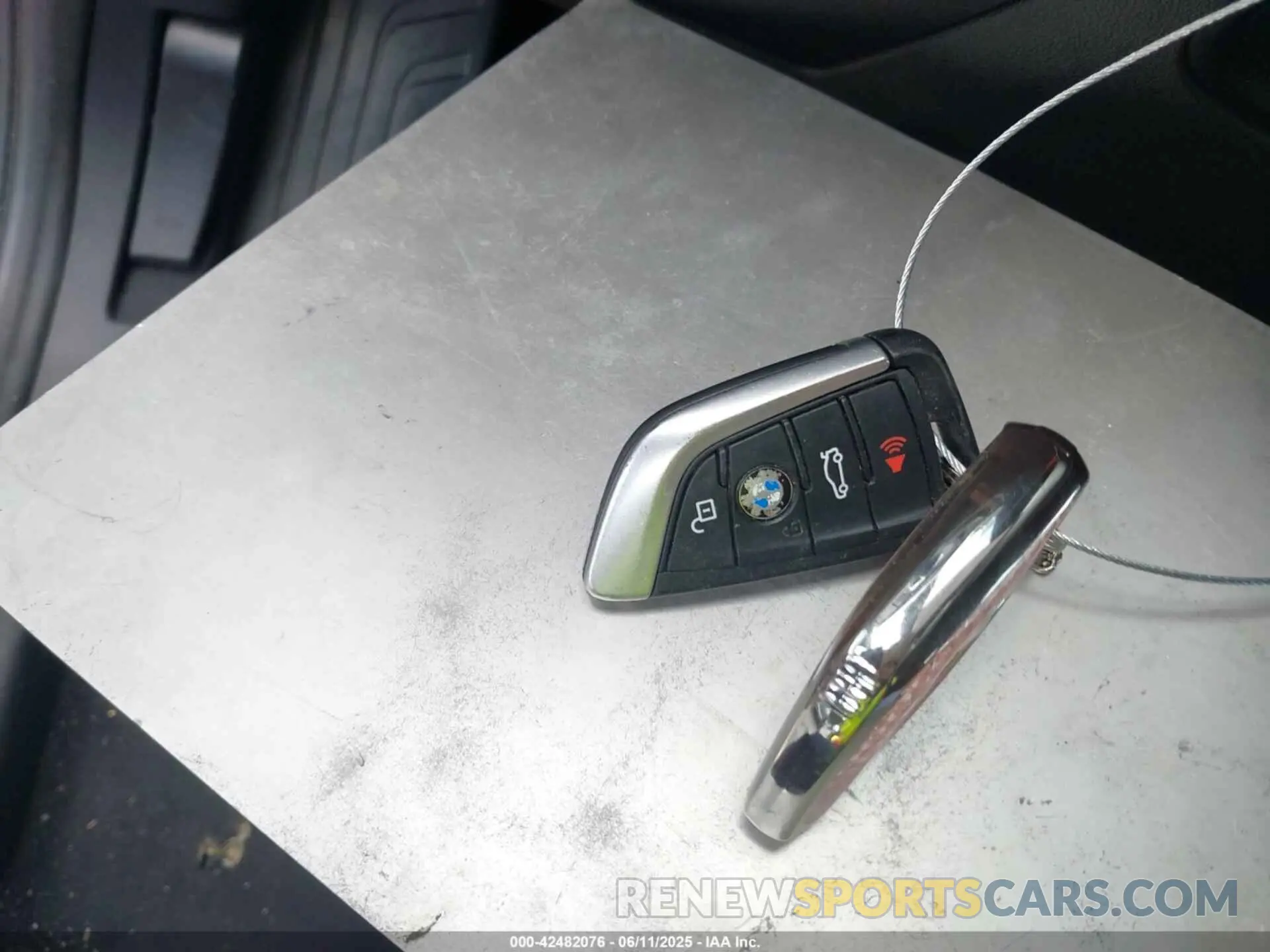 11 Photograph of a damaged car 5UXTR7C58KLF32733 BMW X3 2019