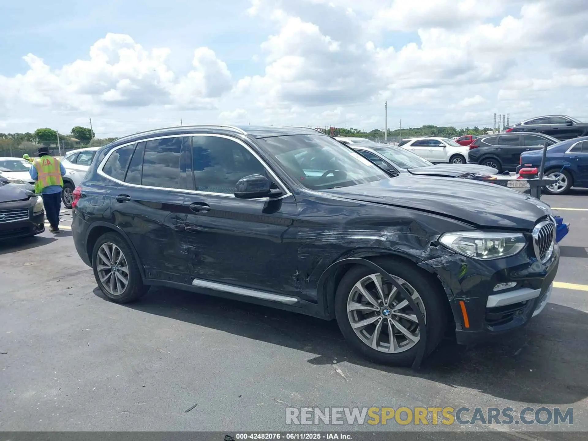 6 Photograph of a damaged car 5UXTR7C58KLF32733 BMW X3 2019