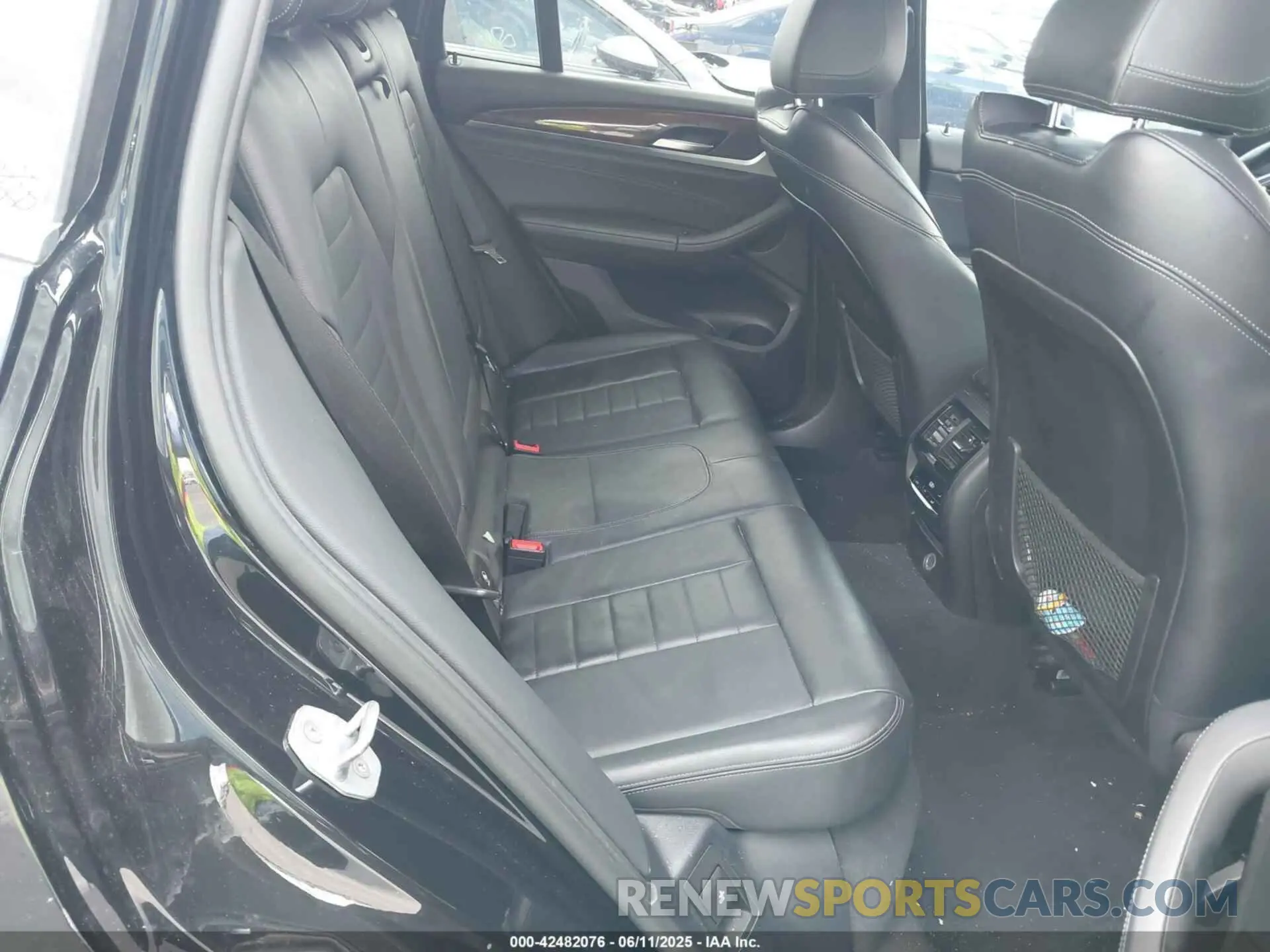 8 Photograph of a damaged car 5UXTR7C58KLF32733 BMW X3 2019