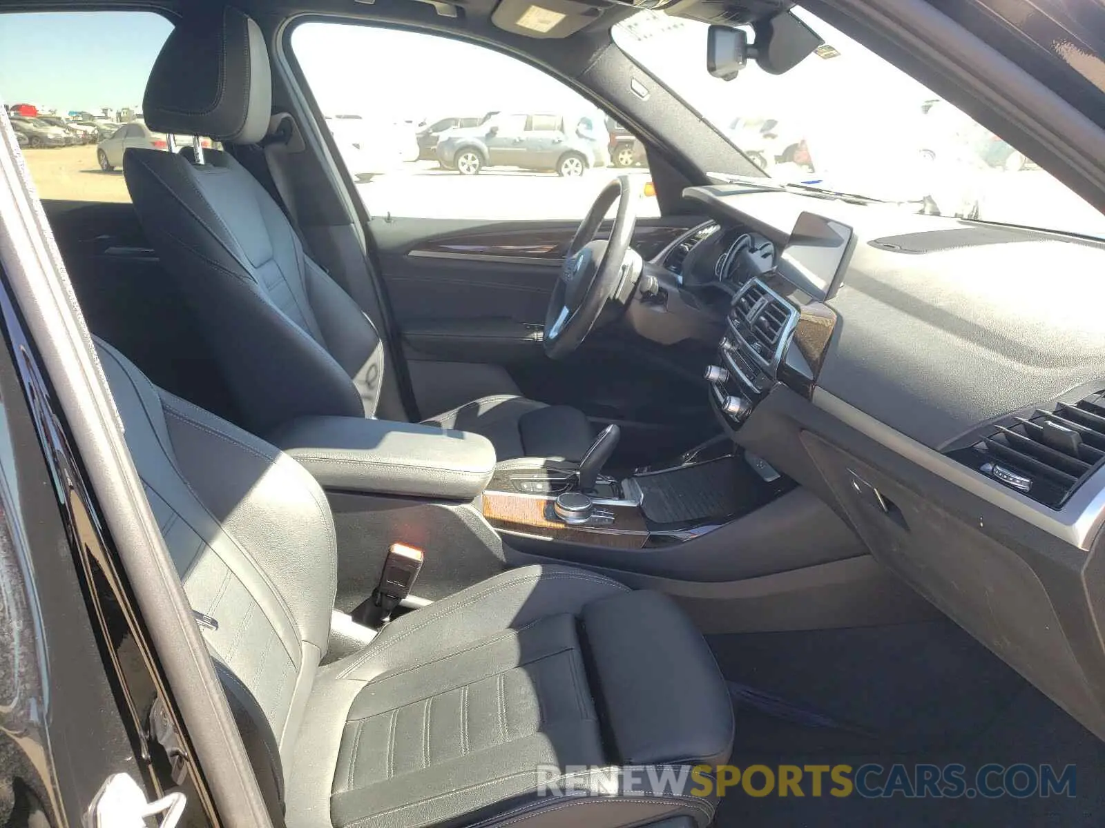 5 Photograph of a damaged car 5UXTR7C58KLF35146 BMW X3 2019