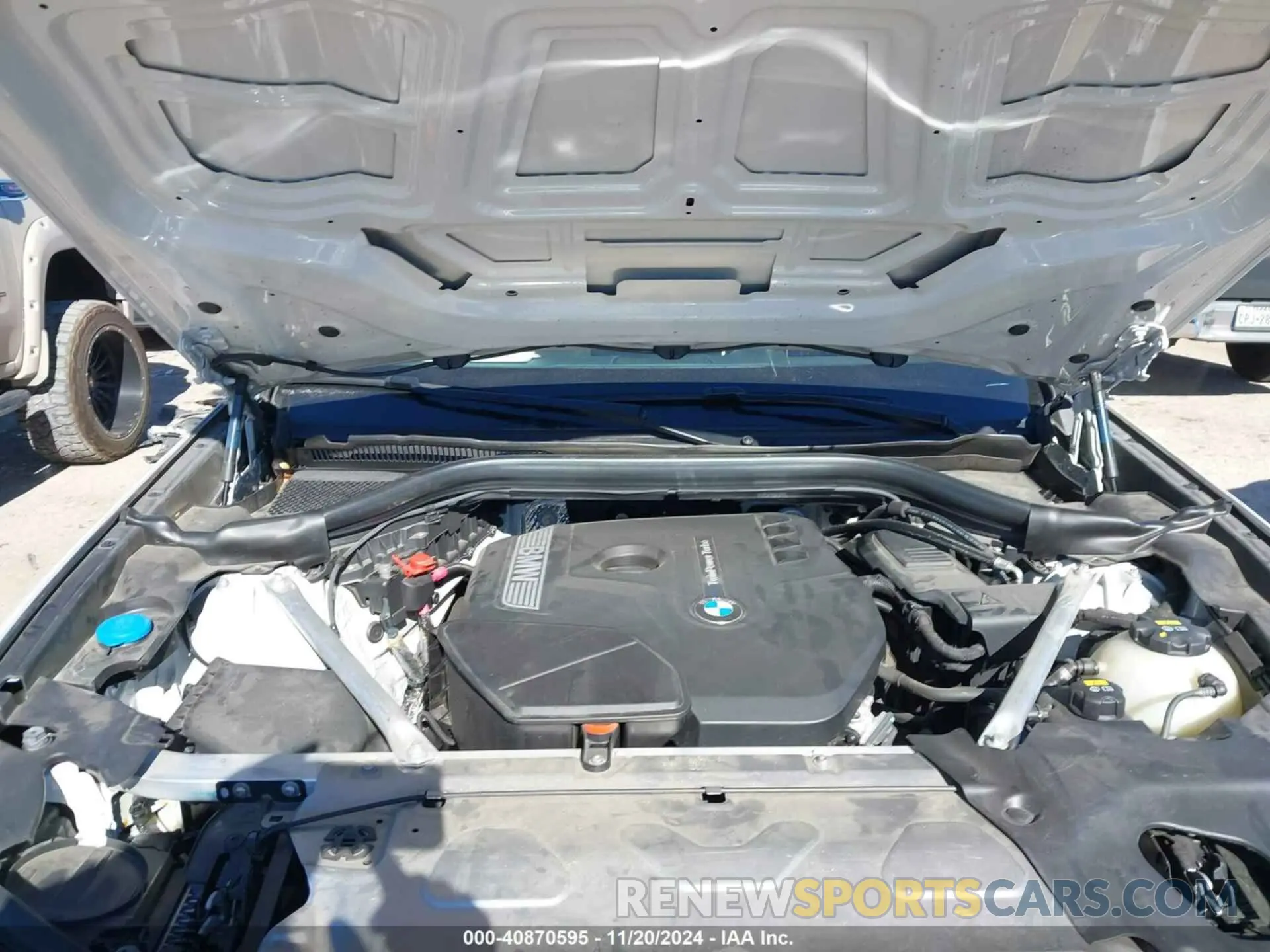 10 Photograph of a damaged car 5UXTR7C59KLF30814 BMW X3 2019