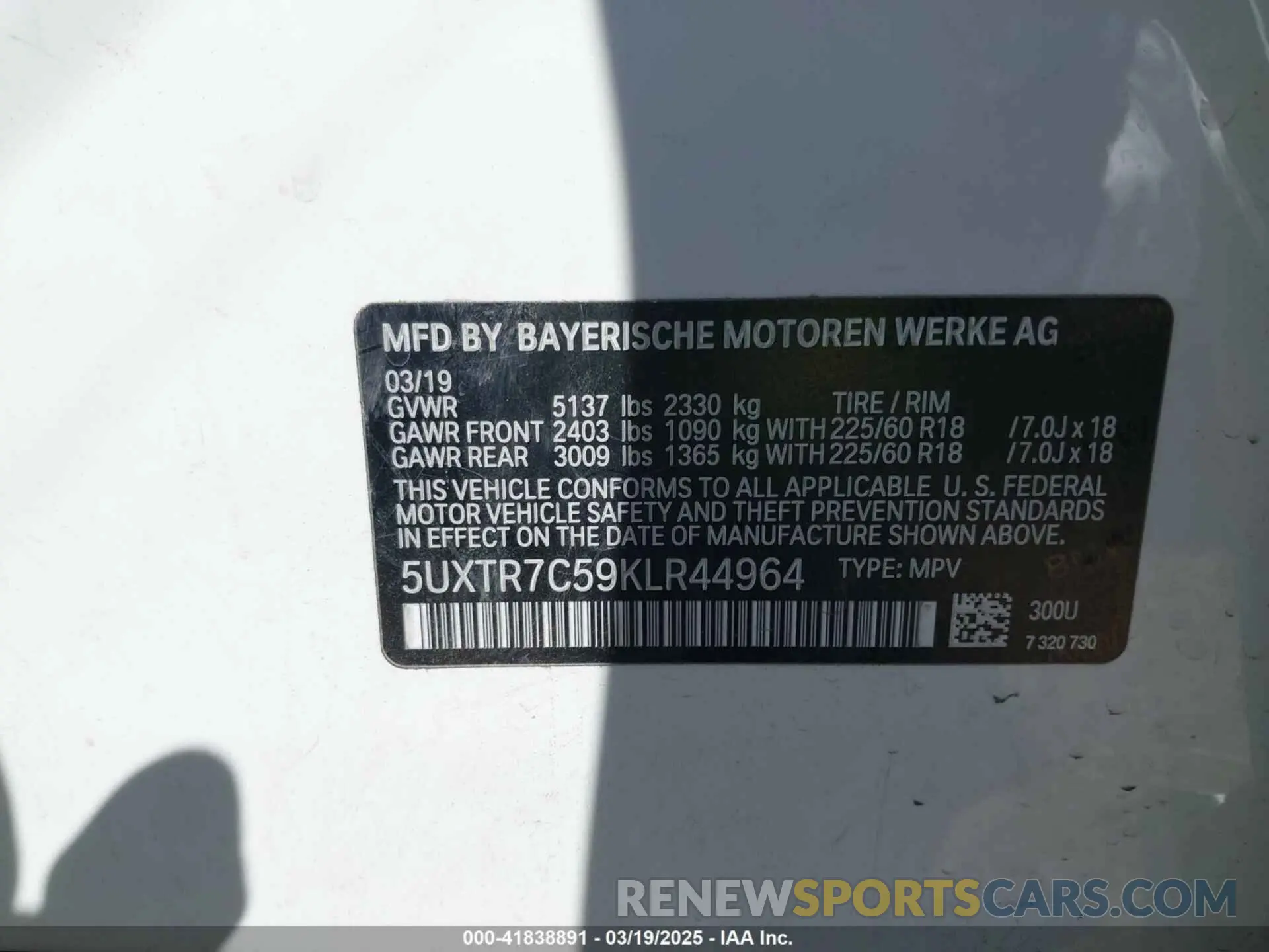 9 Photograph of a damaged car 5UXTR7C59KLR44964 BMW X3 2019