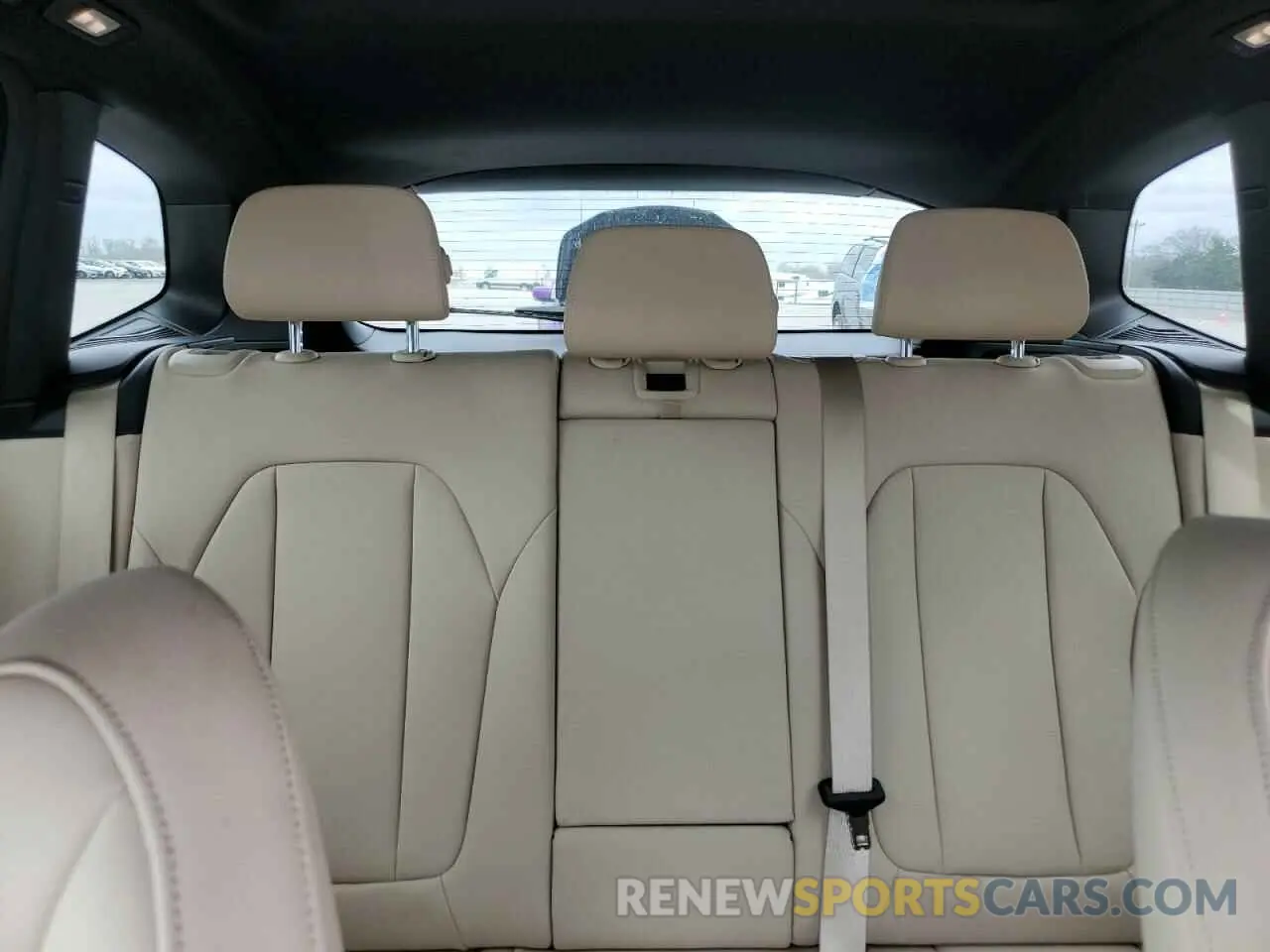 10 Photograph of a damaged car 5UXTR7C59KLR45600 BMW X3 2019
