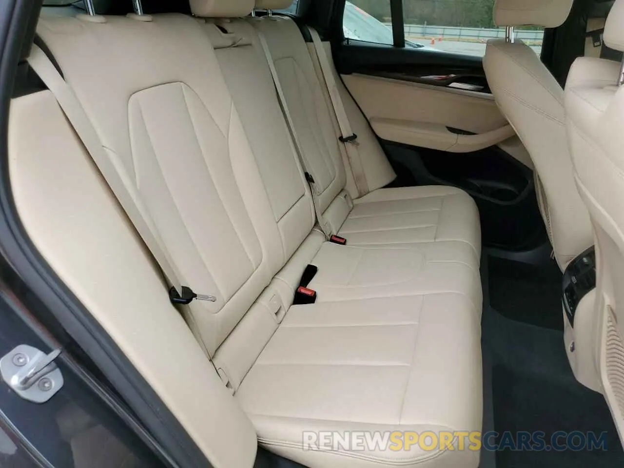 11 Photograph of a damaged car 5UXTR7C59KLR45600 BMW X3 2019