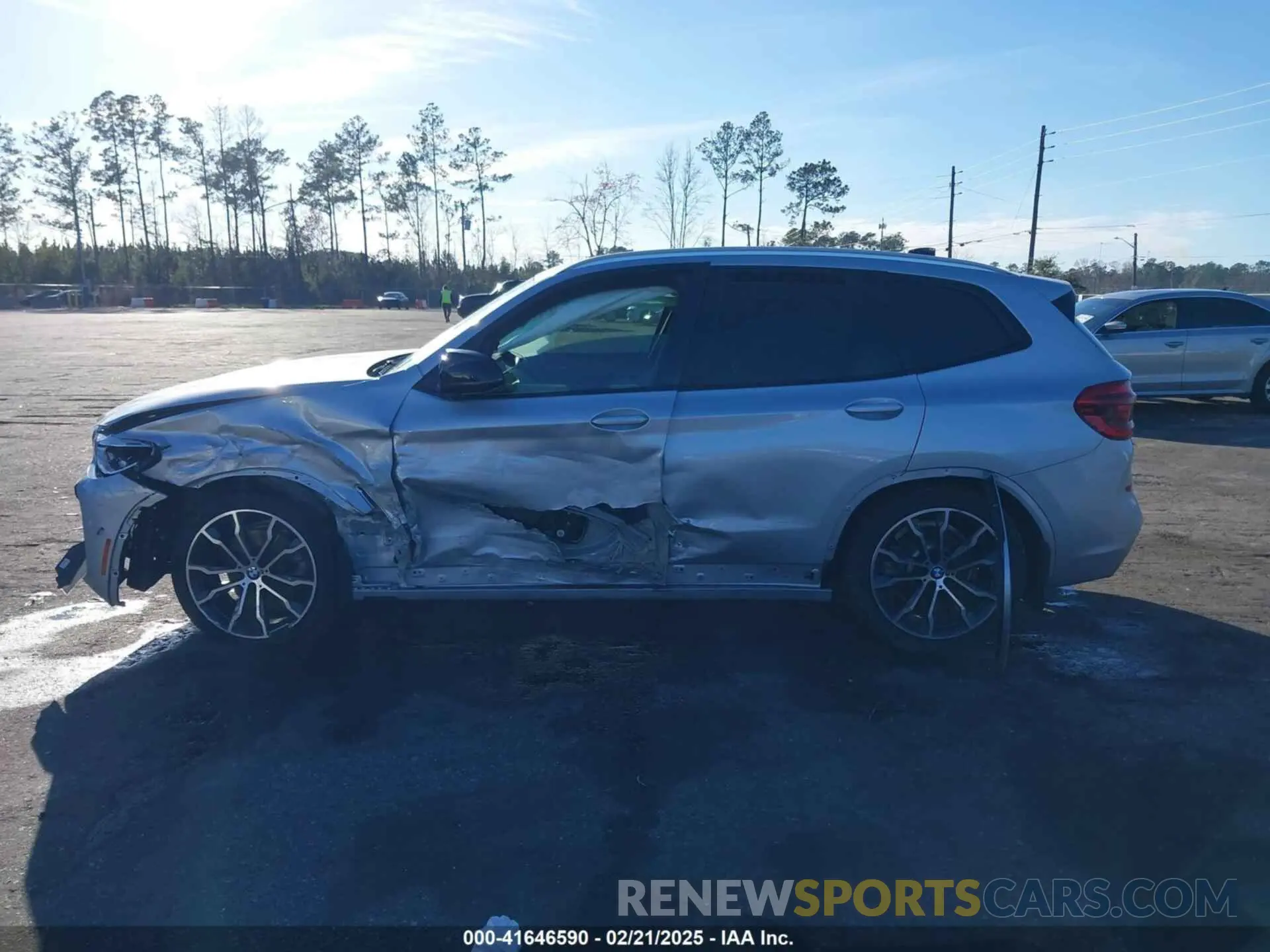 14 Photograph of a damaged car 5UXTR7C59KLR50294 BMW X3 2019