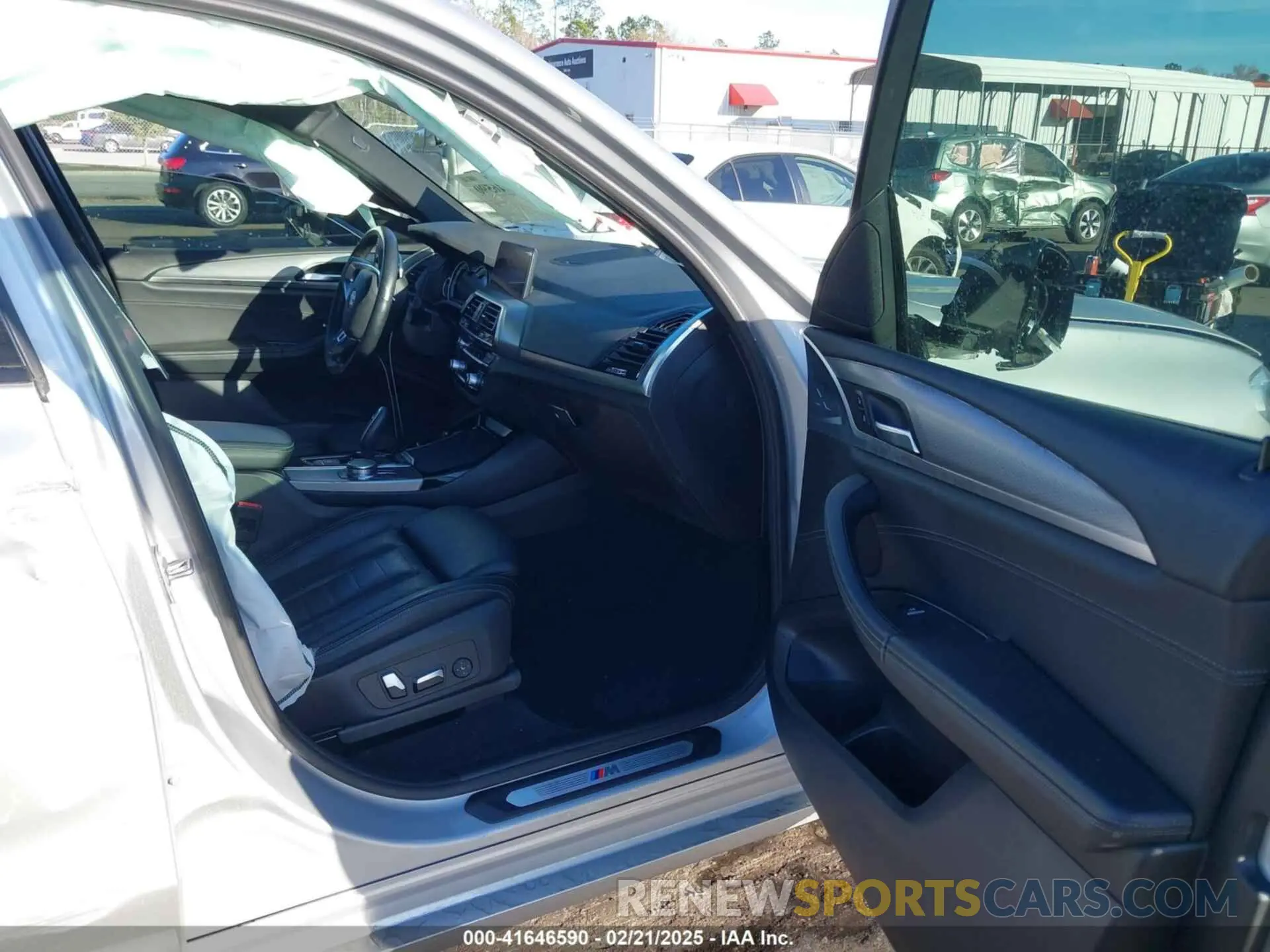 5 Photograph of a damaged car 5UXTR7C59KLR50294 BMW X3 2019