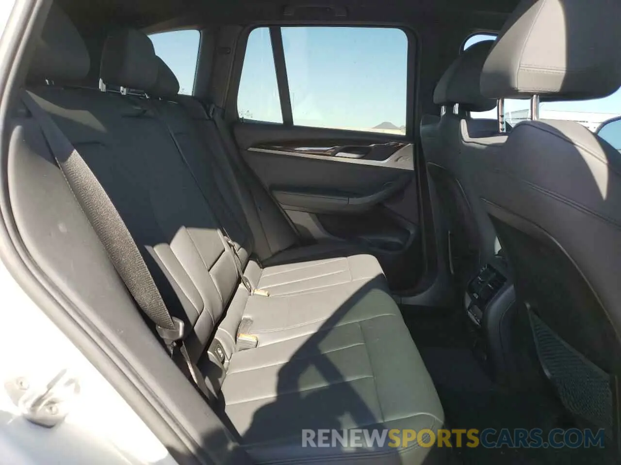 11 Photograph of a damaged car 5UXTR7C5XKLF33401 BMW X3 2019