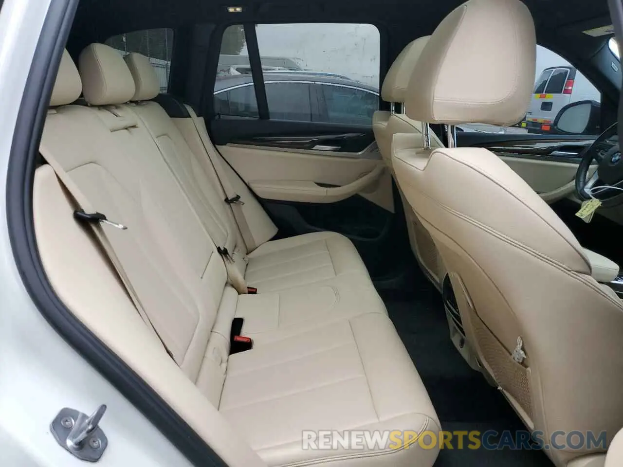 10 Photograph of a damaged car 5UXTR7C5XKLF36315 BMW X3 2019