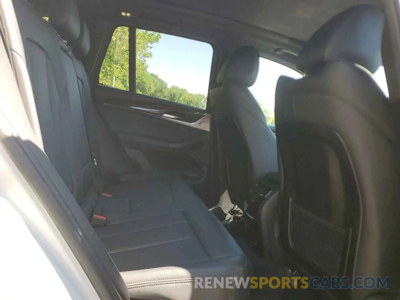 11 Photograph of a damaged car 5UXTR9C50KLD90552 BMW X3 2019