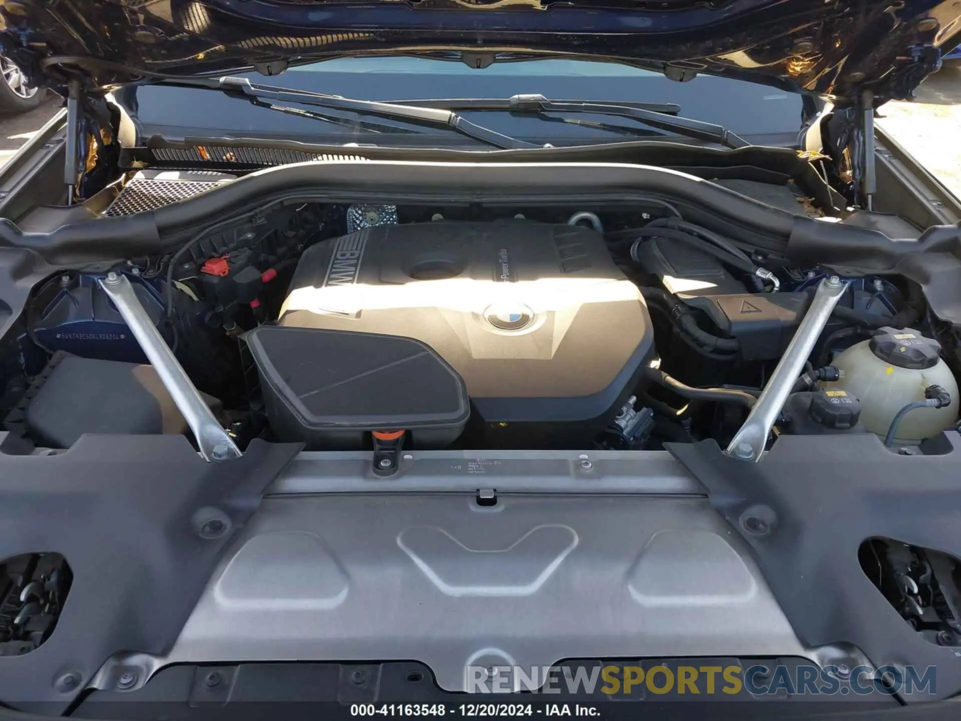 10 Photograph of a damaged car 5UXTR9C50KLR06034 BMW X3 2019