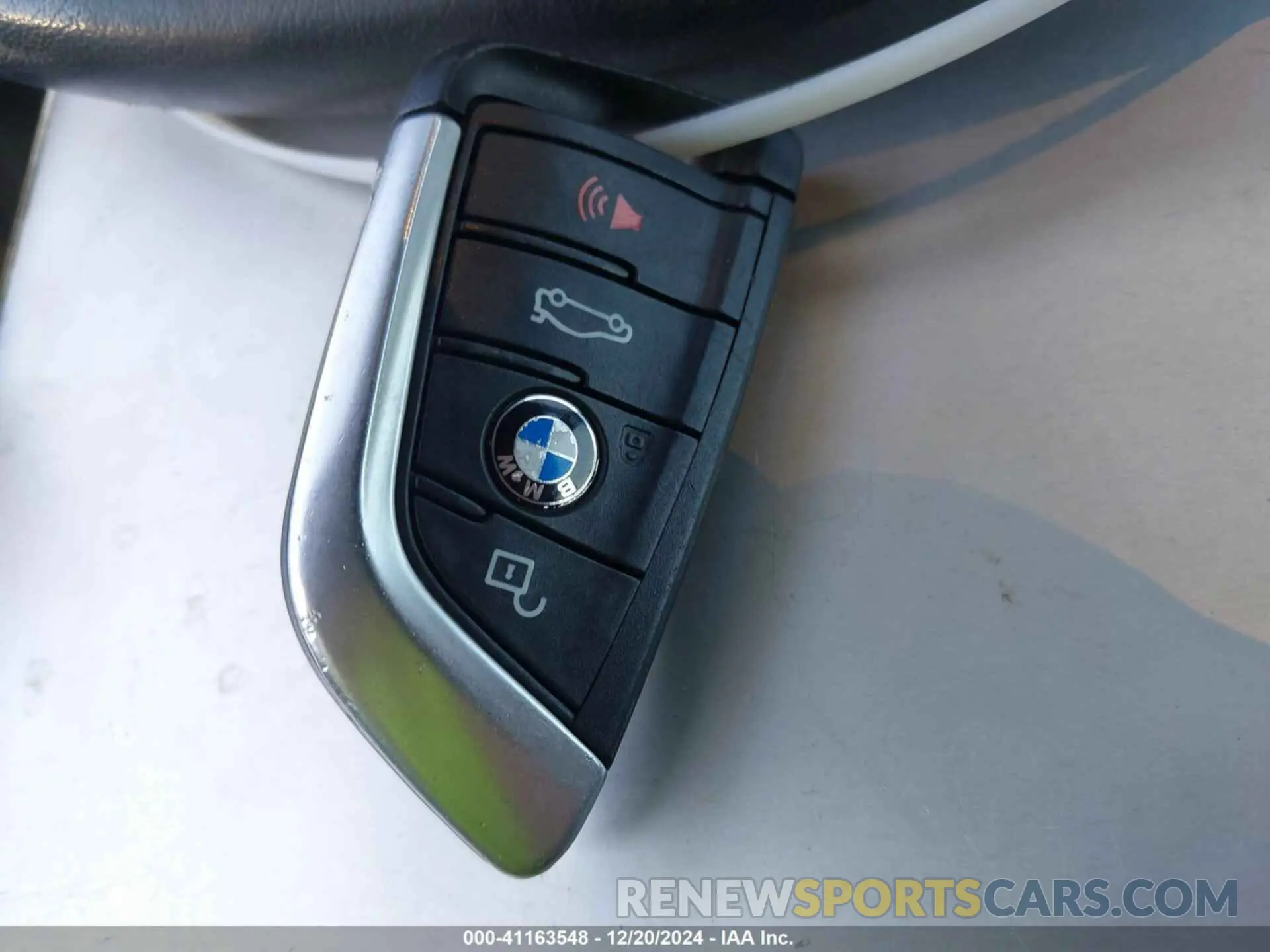 11 Photograph of a damaged car 5UXTR9C50KLR06034 BMW X3 2019