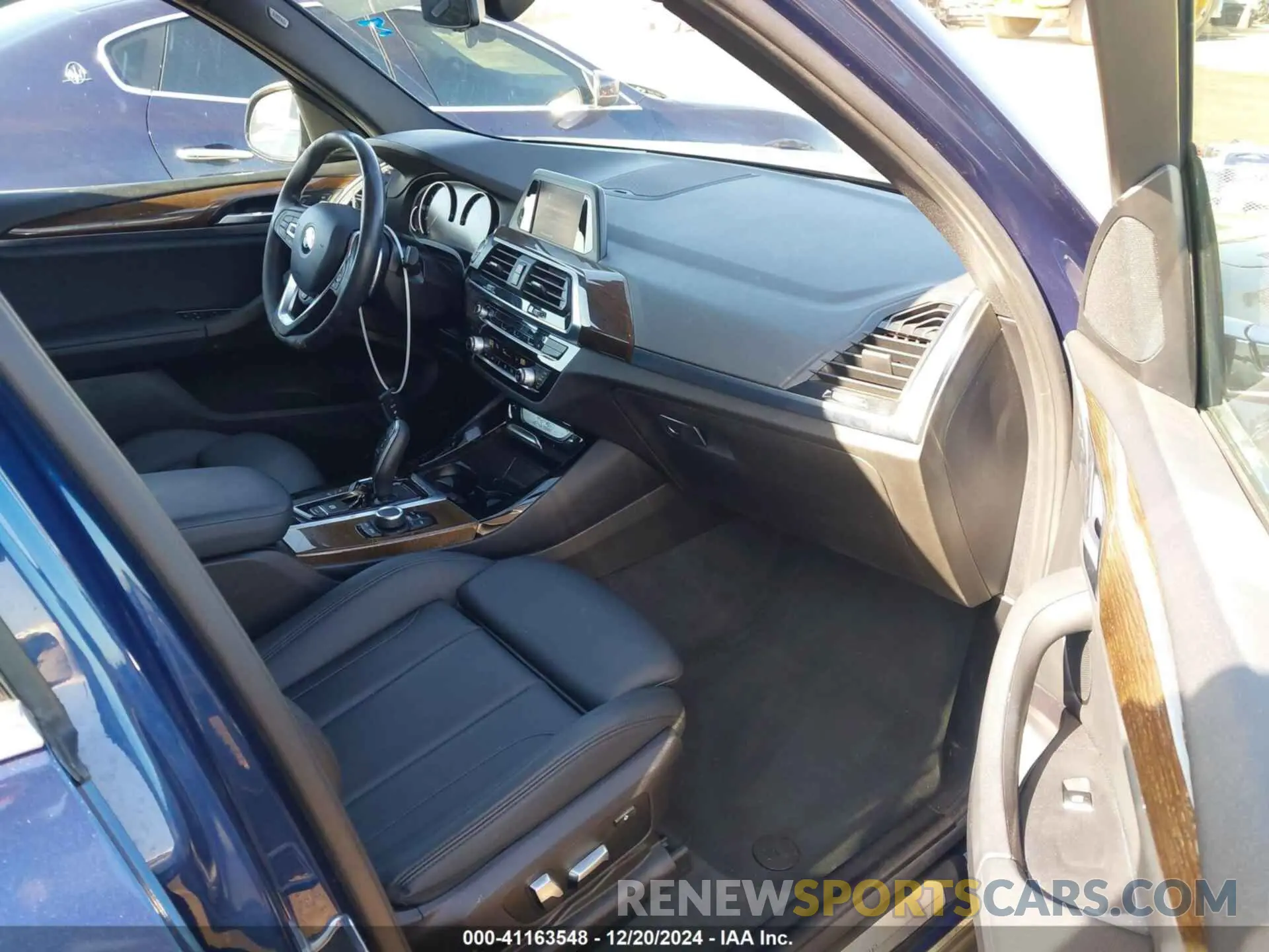 5 Photograph of a damaged car 5UXTR9C50KLR06034 BMW X3 2019