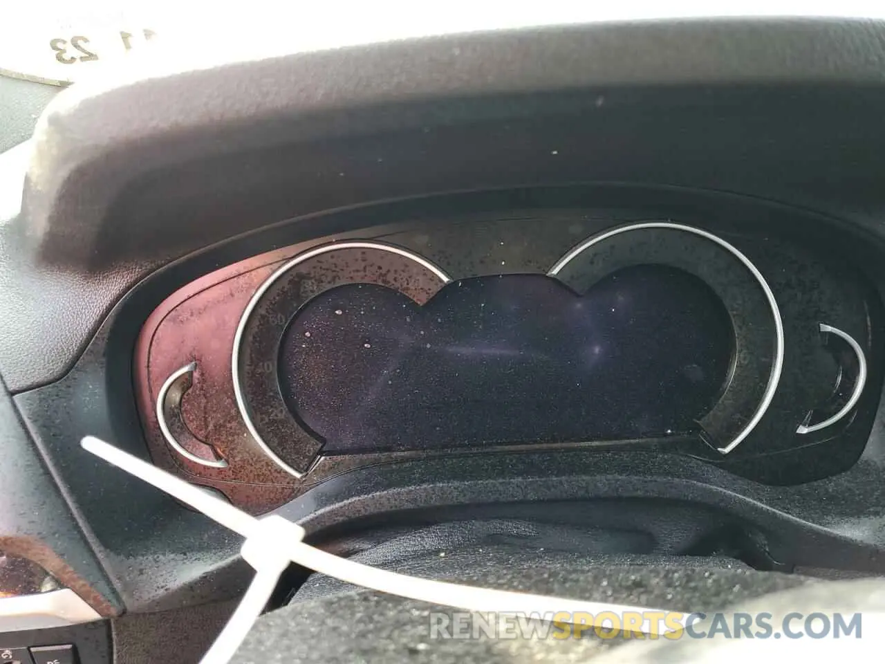 9 Photograph of a damaged car 5UXTR9C51KLD95971 BMW X3 2019