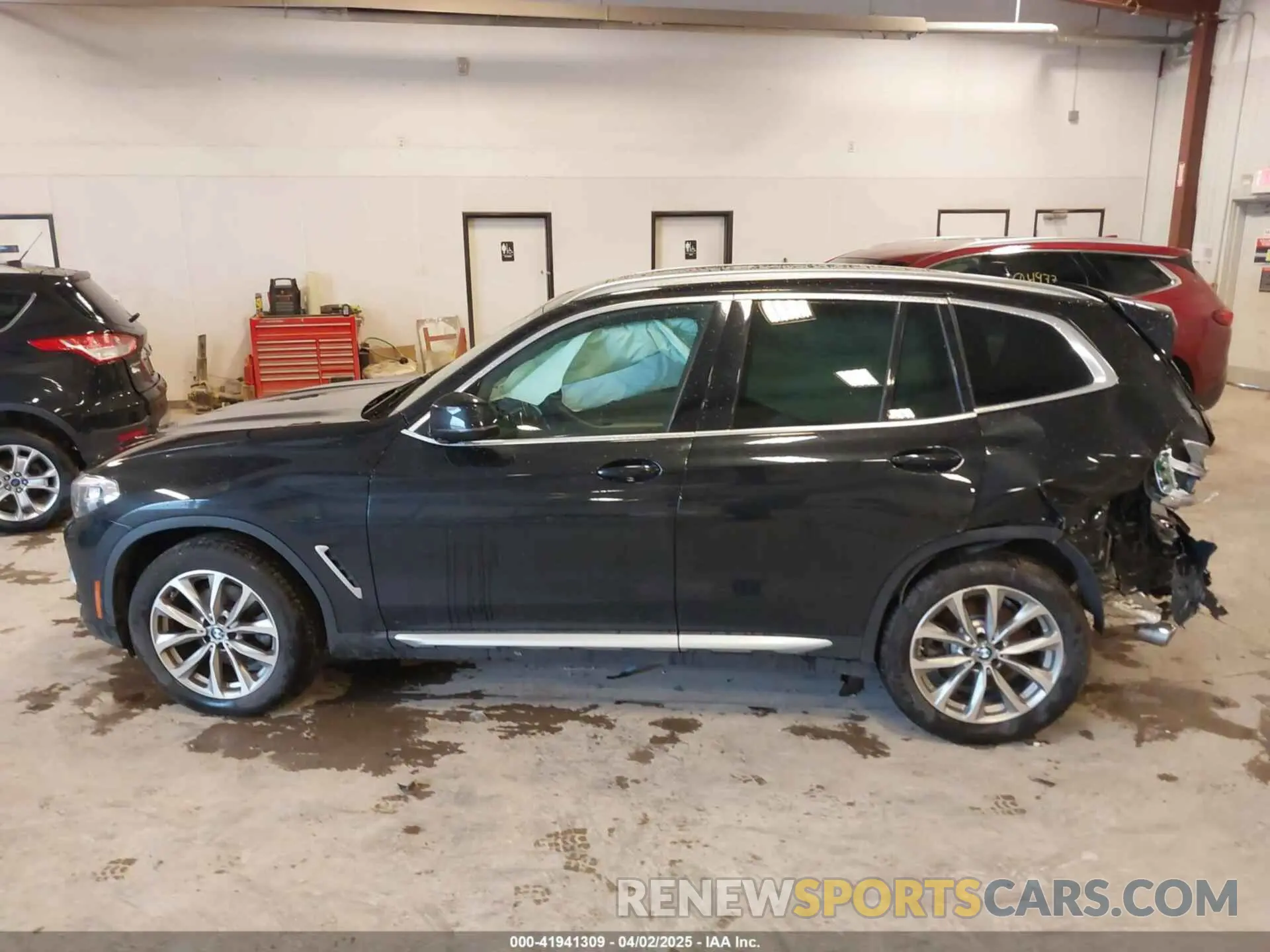 14 Фотография поврежденного автомобиля 5UXTR9C51KLE15877 BMW X3 2019