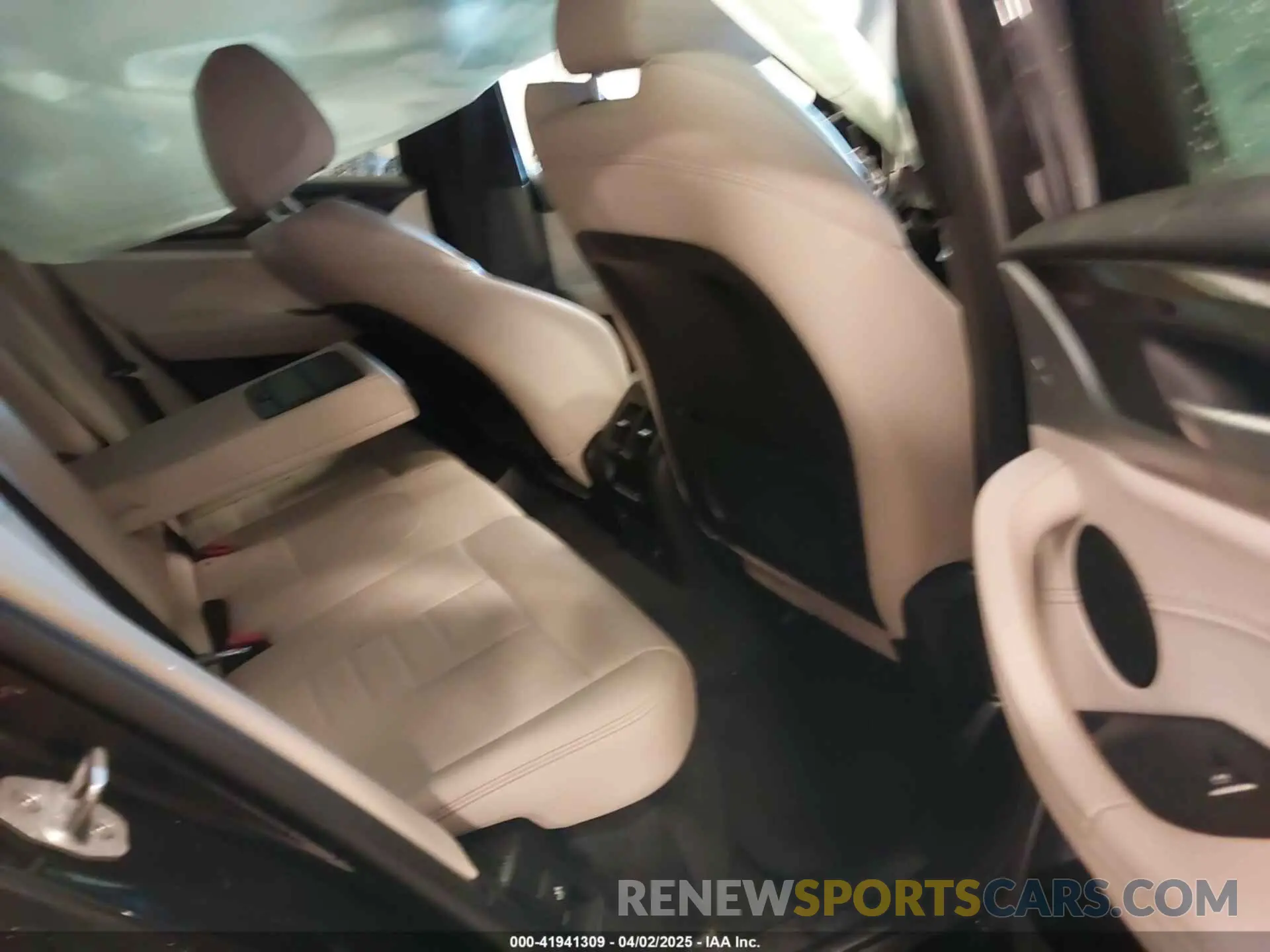 8 Фотография поврежденного автомобиля 5UXTR9C51KLE15877 BMW X3 2019
