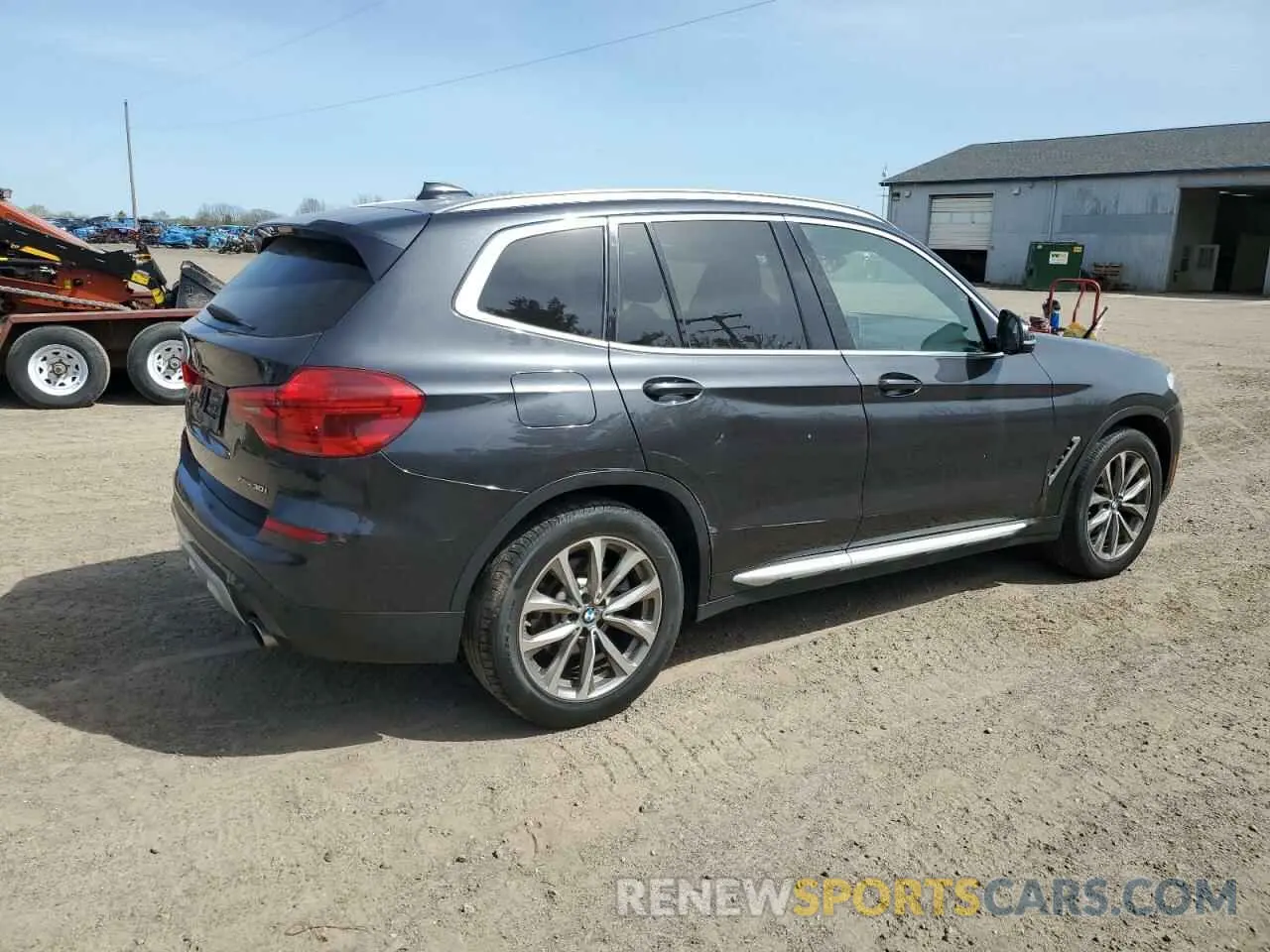 3 Photograph of a damaged car 5UXTR9C52KLE18111 BMW X3 2019