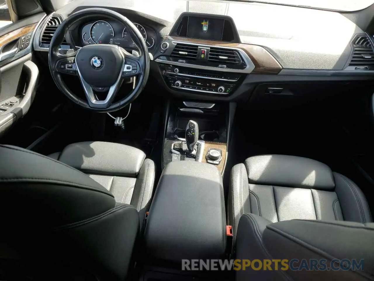 8 Photograph of a damaged car 5UXTR9C52KLE18111 BMW X3 2019