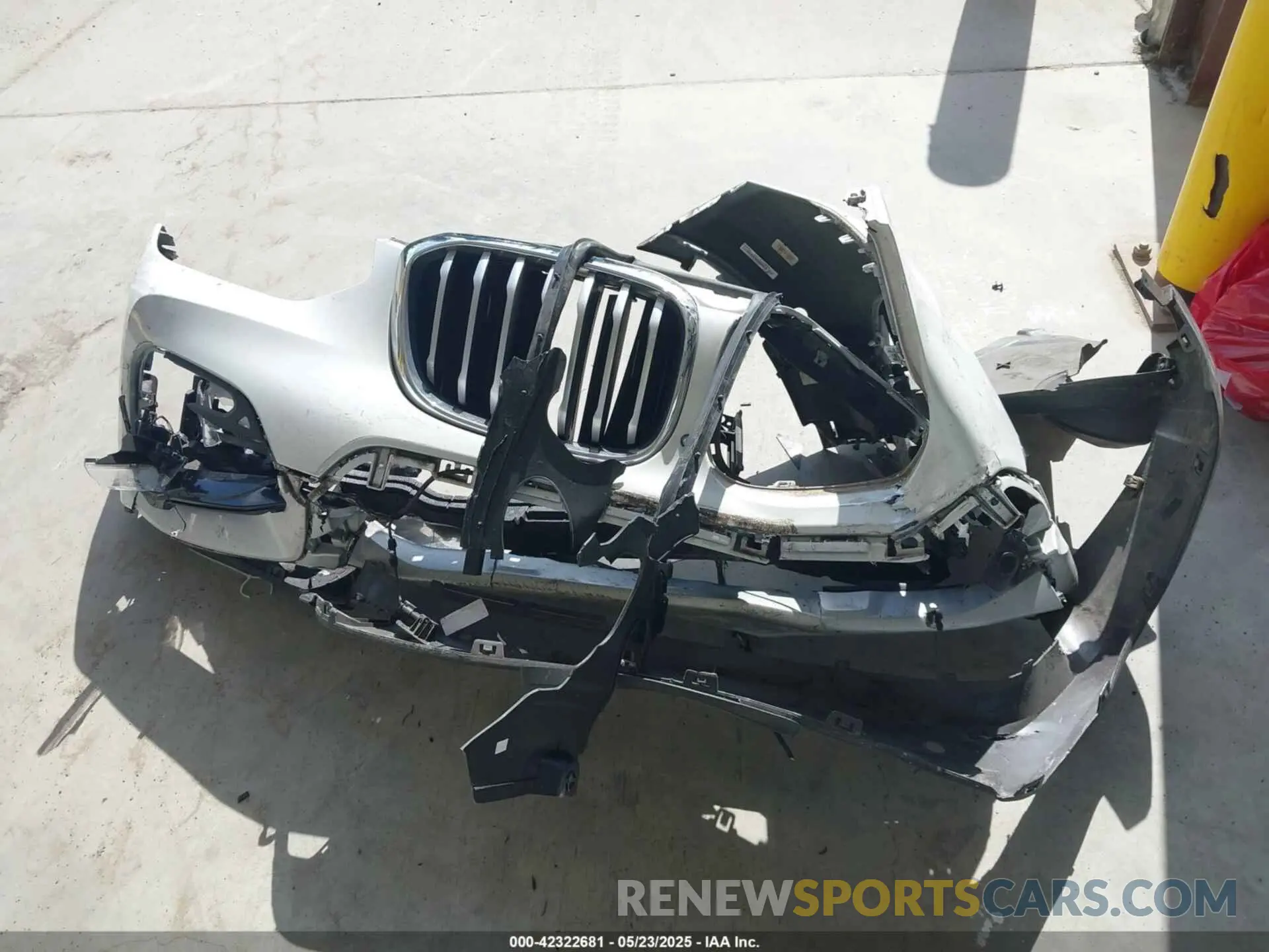 11 Photograph of a damaged car 5UXTR9C52KLP96605 BMW X3 2019