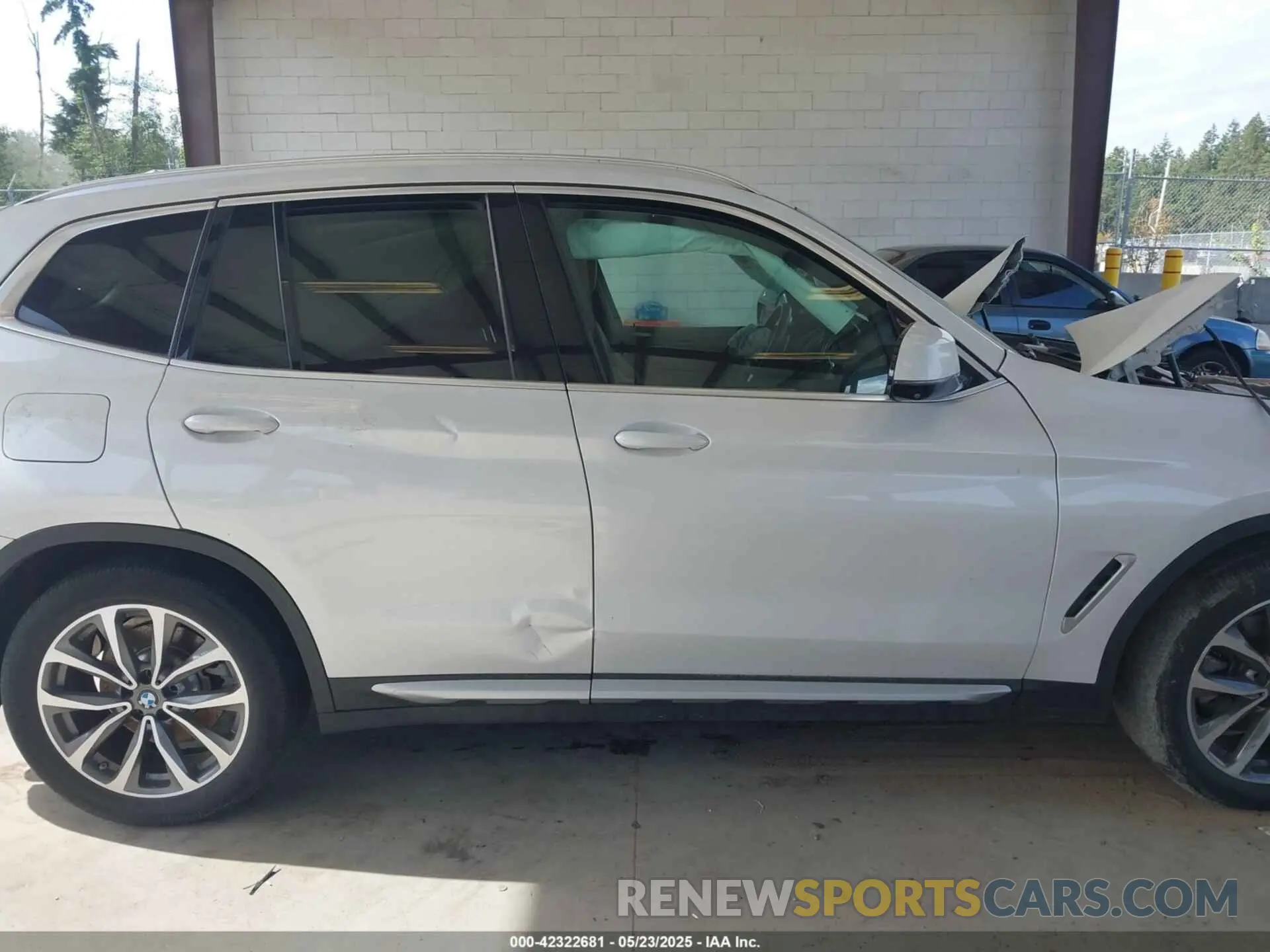13 Photograph of a damaged car 5UXTR9C52KLP96605 BMW X3 2019