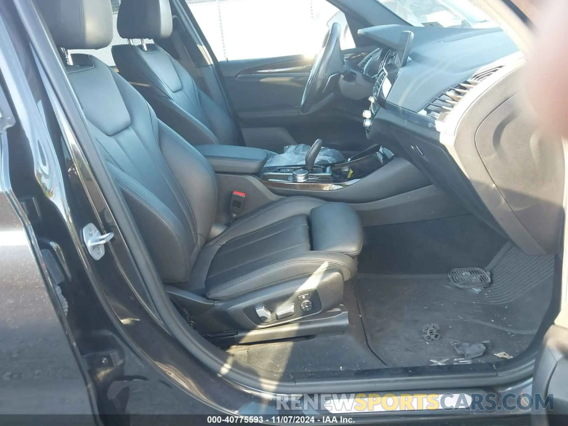 5 Photograph of a damaged car 5UXTR9C53KLD93834 BMW X3 2019