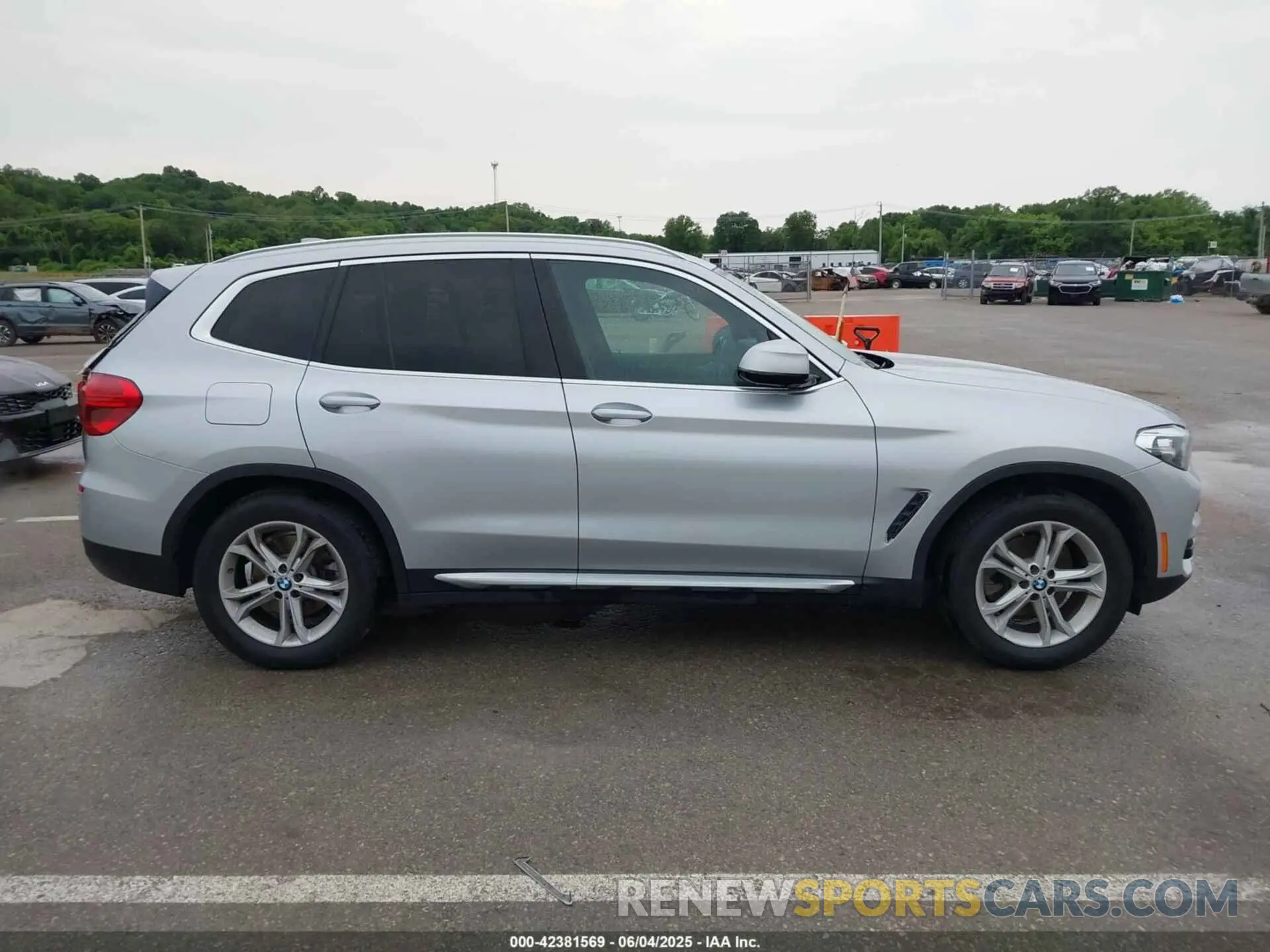 13 Photograph of a damaged car 5UXTR9C53KLE19459 BMW X3 2019