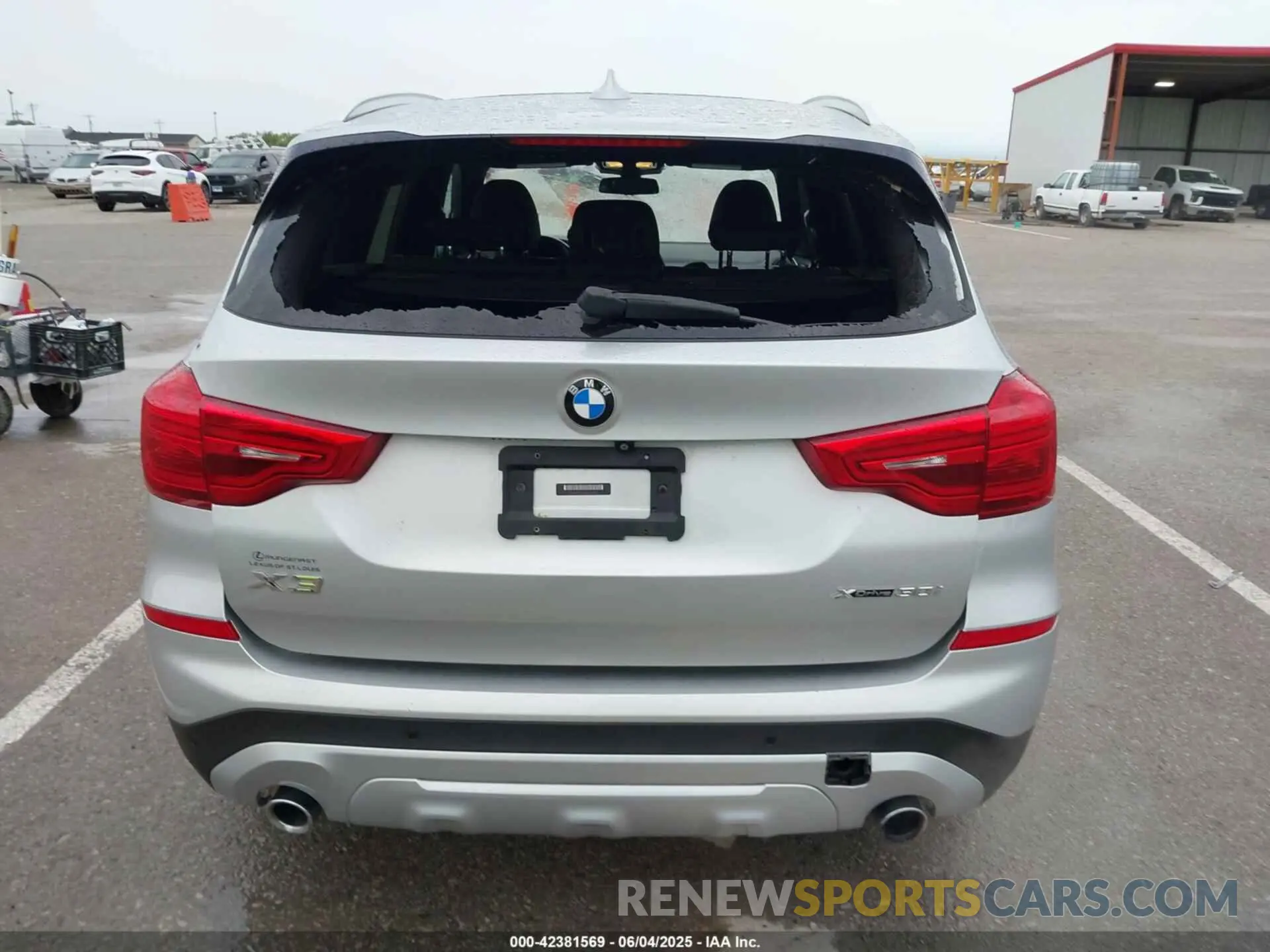 16 Photograph of a damaged car 5UXTR9C53KLE19459 BMW X3 2019