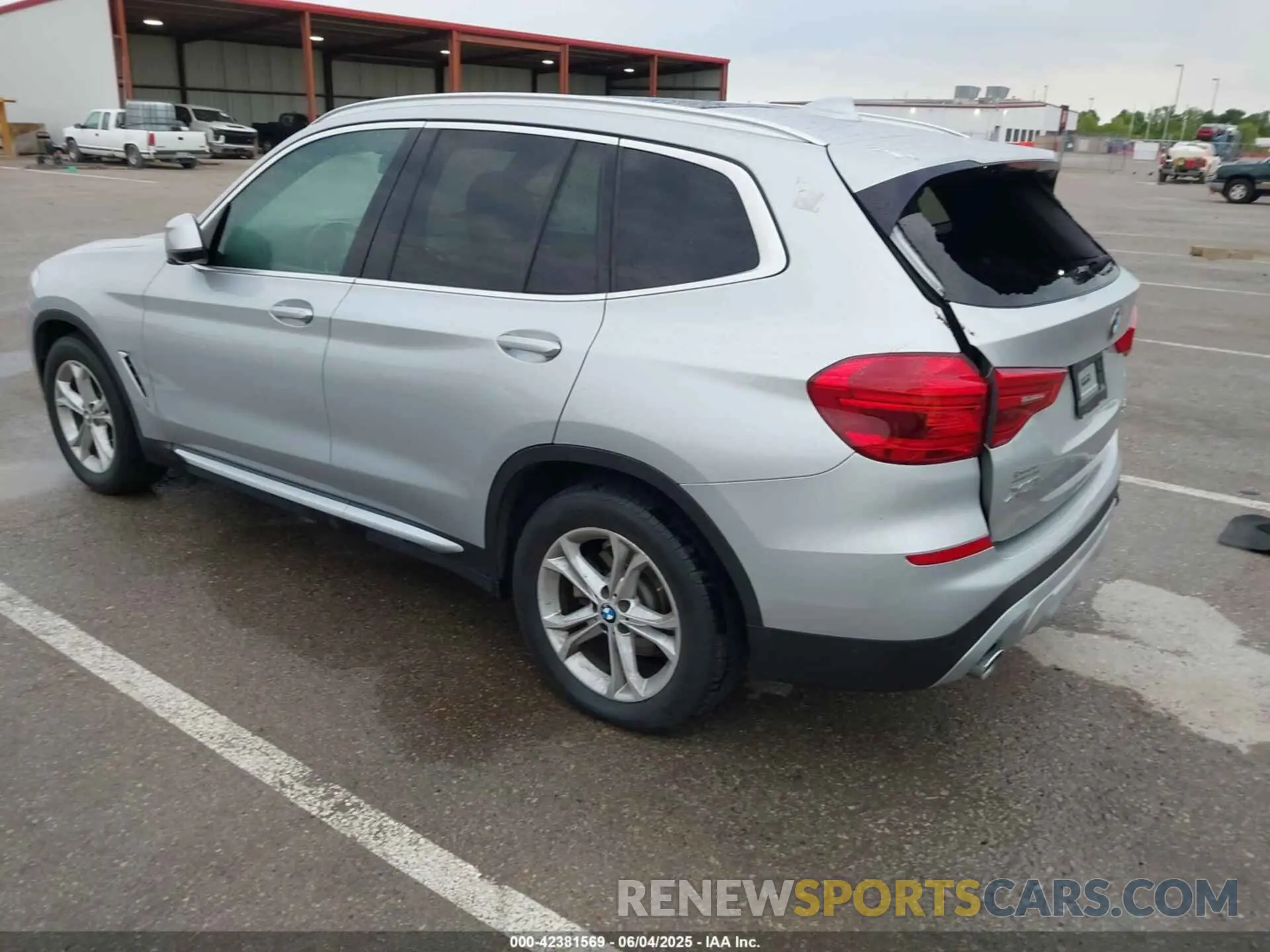 3 Photograph of a damaged car 5UXTR9C53KLE19459 BMW X3 2019