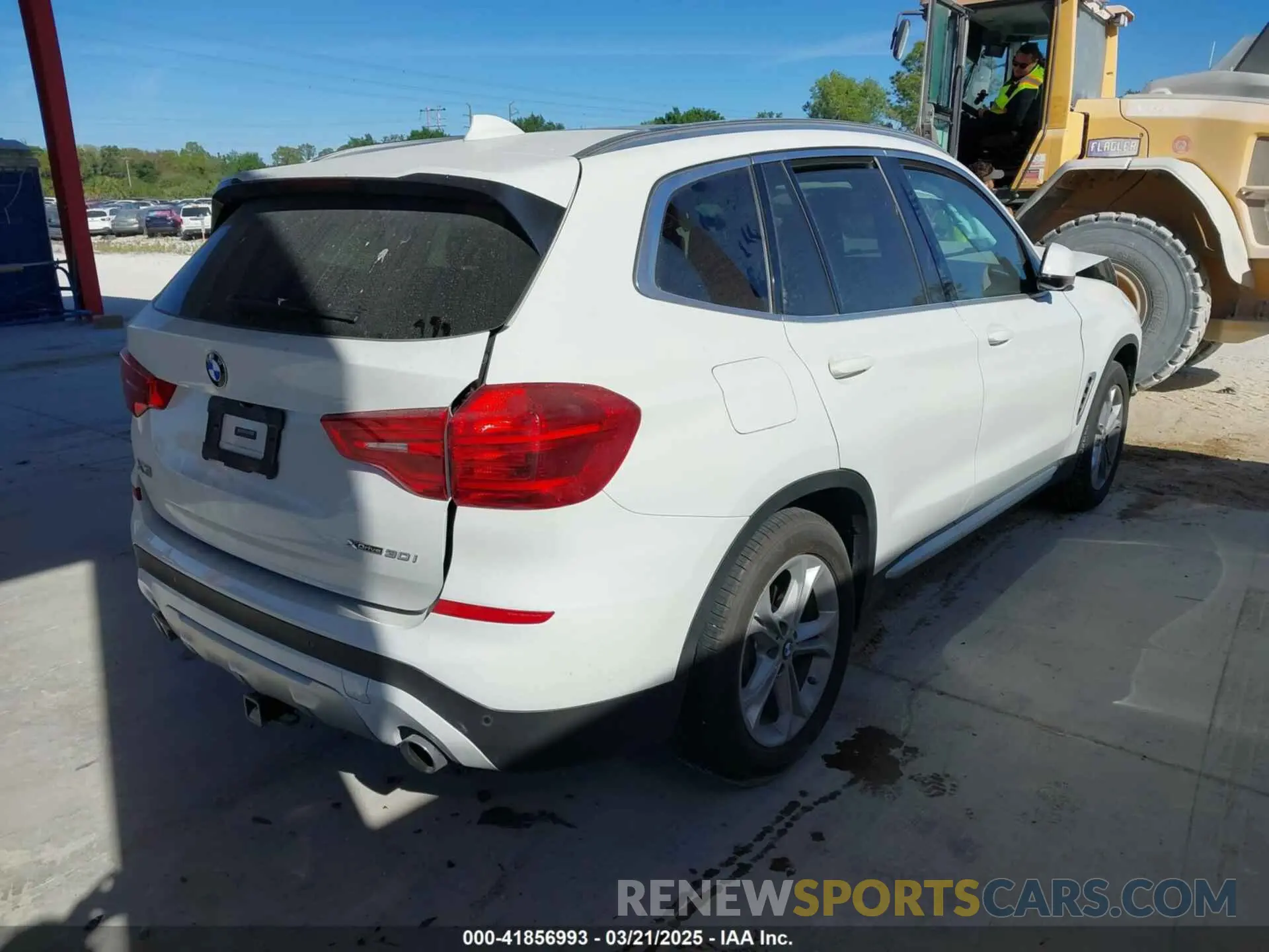 4 Photograph of a damaged car 5UXTR9C54KLE18885 BMW X3 2019