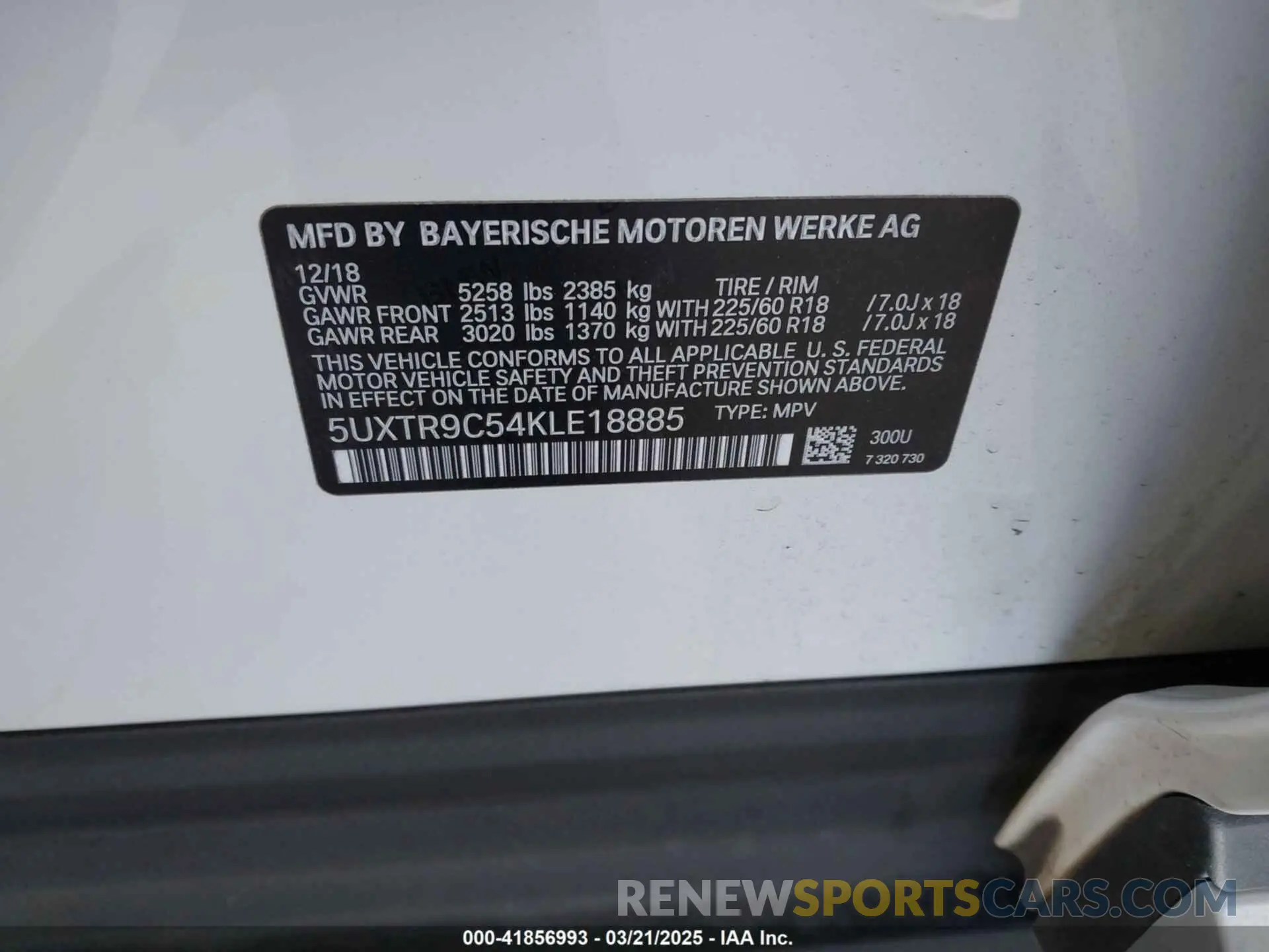 9 Photograph of a damaged car 5UXTR9C54KLE18885 BMW X3 2019