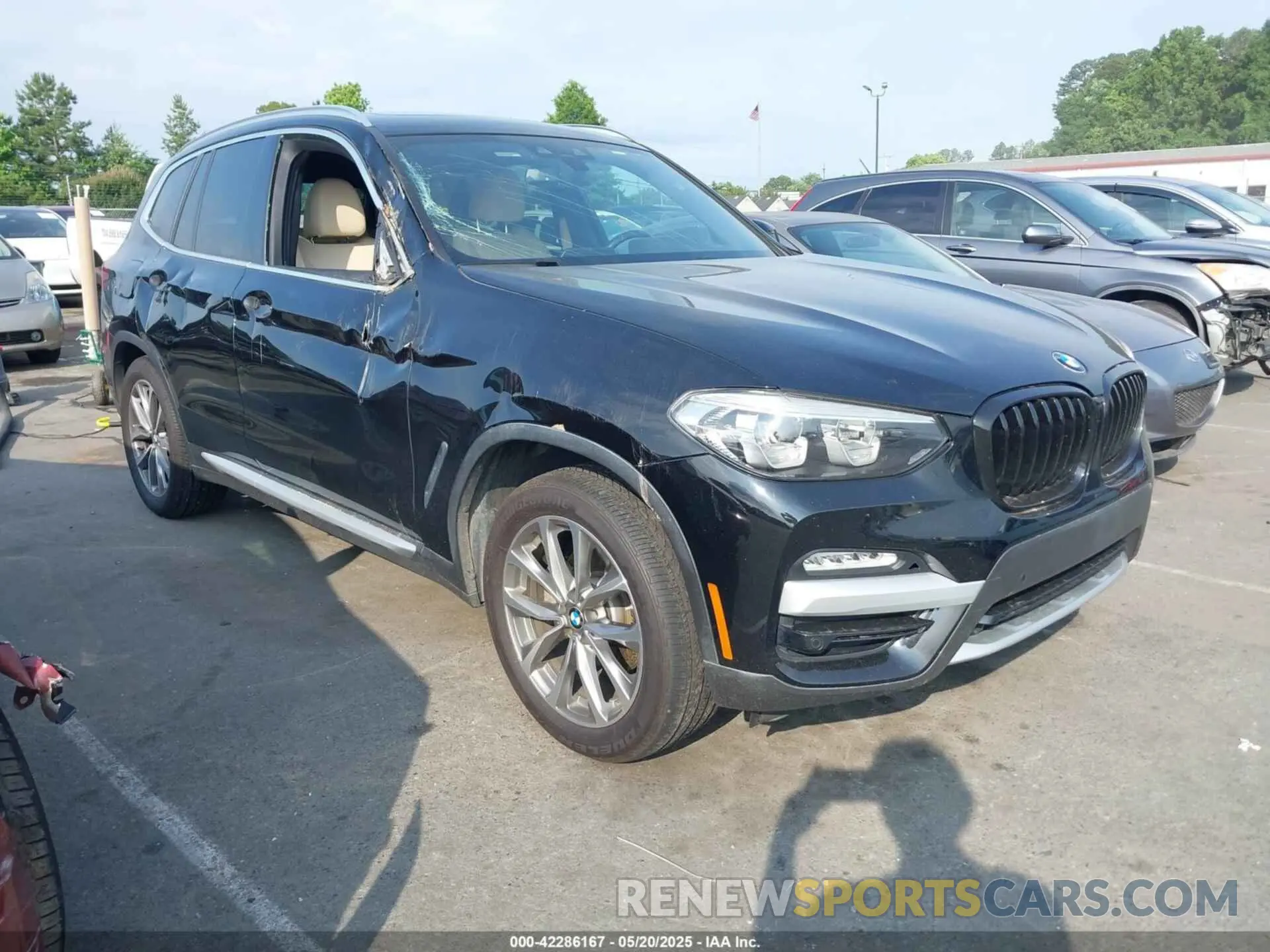 1 Фотография поврежденного автомобиля 5UXTR9C55KLE15302 BMW X3 2019