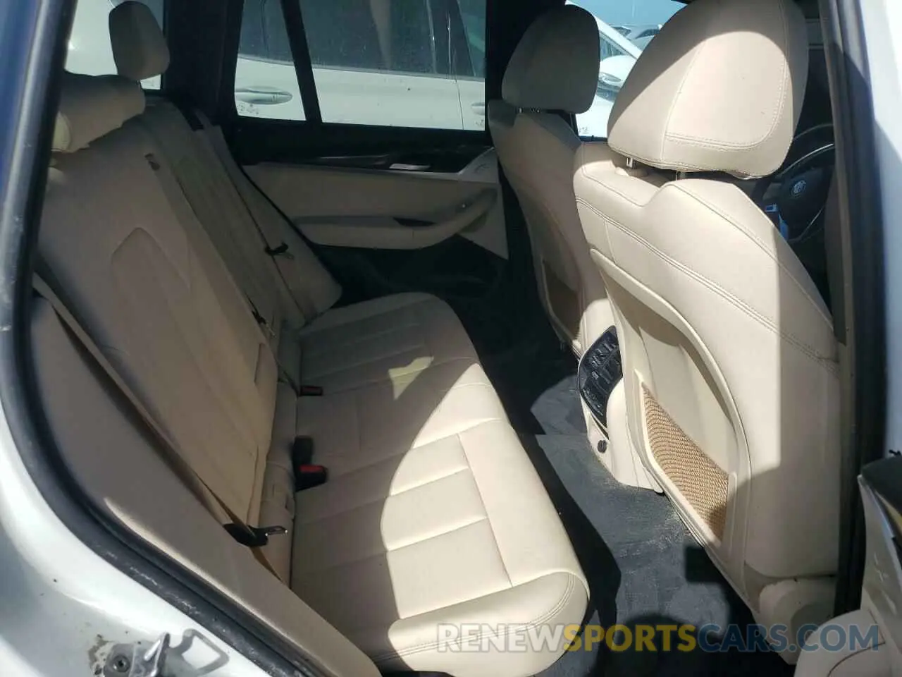 11 Photograph of a damaged car 5UXTR9C55KLP80835 BMW X3 2019